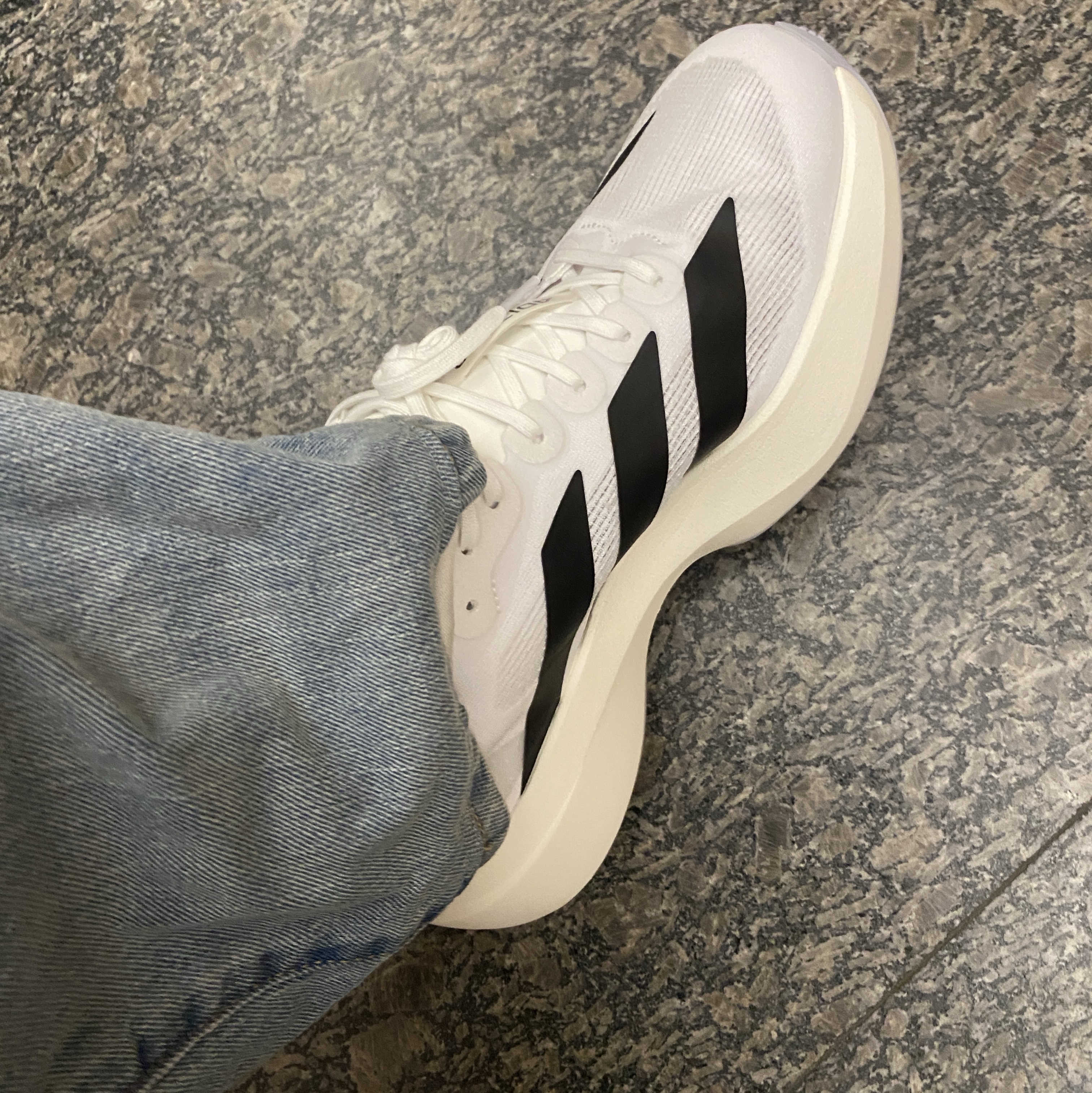 Adidas Adizero EVO SL Cloud White Core Black 착용 스타일 - 4