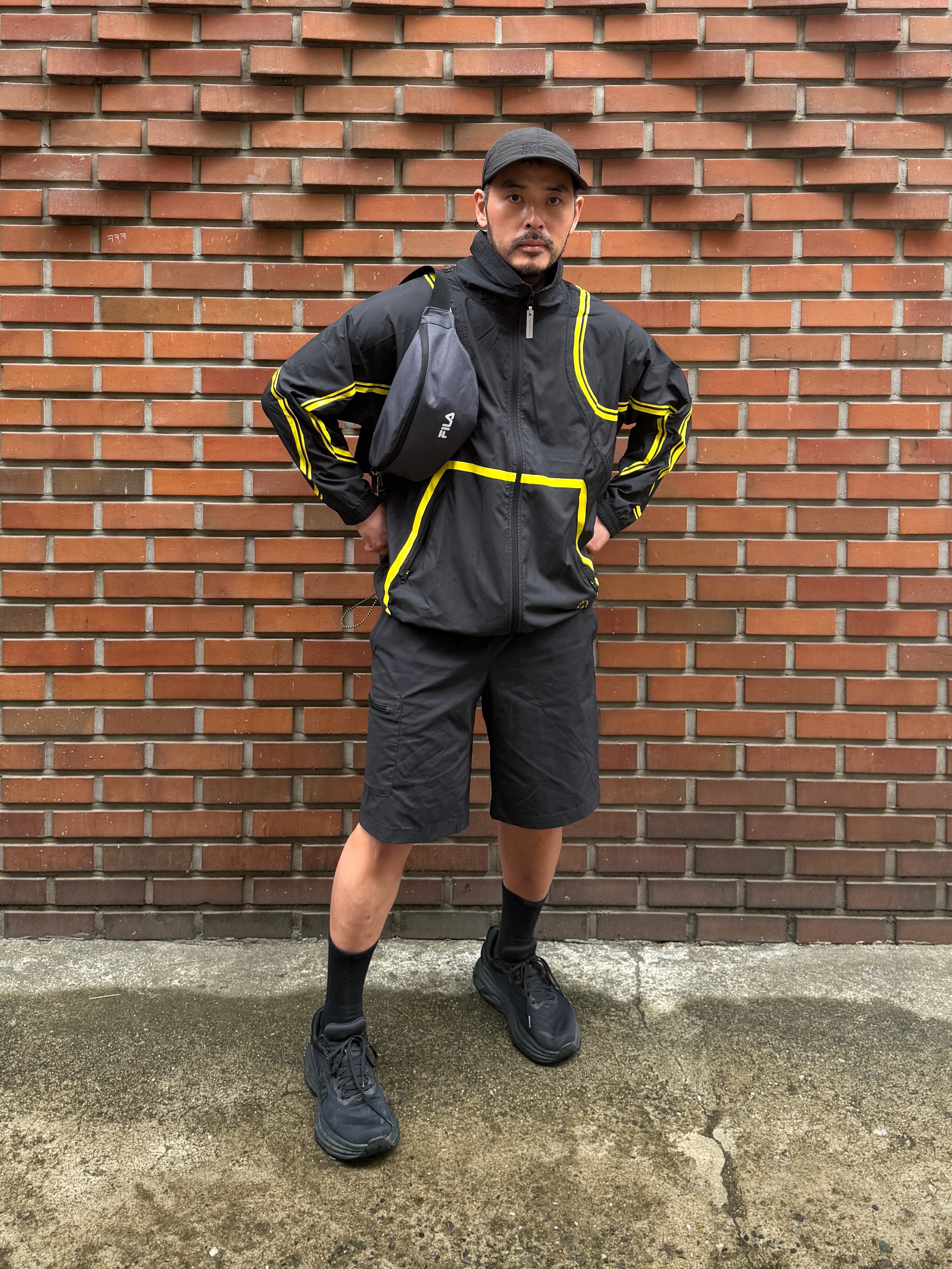 (W) Hoka Bondi 8 Black - Wide 착용 스타일 - 4