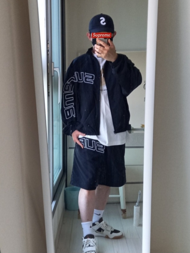Supreme Seersucker S Logo 6-Panel Black - 24SS, Supreme Curve Track Jacket Black - 24SS 착용 스타일 - 2