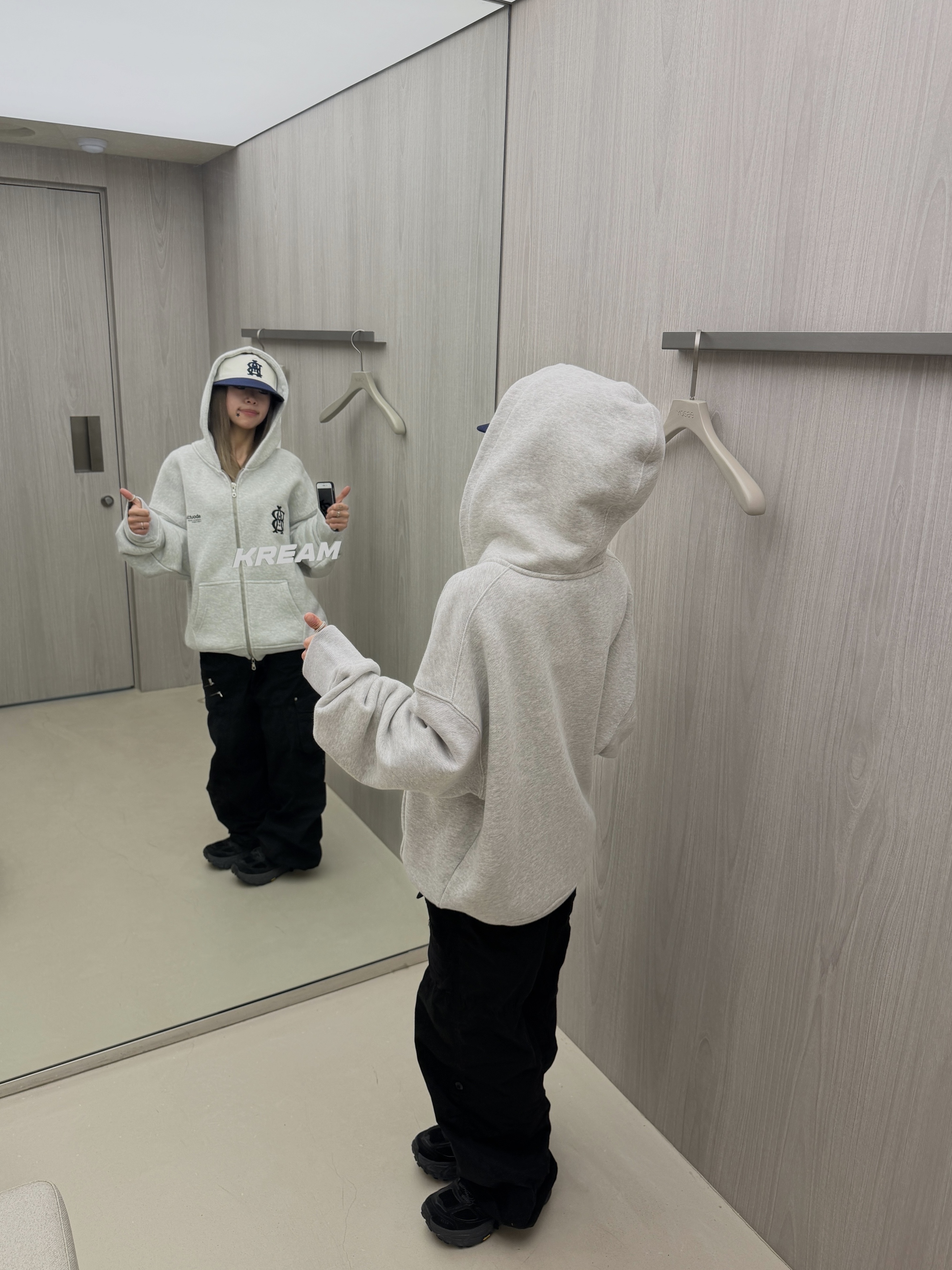 [KREAM 단독] About:Blank Dual Logo Zip Hoodie Grey Marl Black - 26SS, [KREAM 단독] [재입고] About:Blank Monogram Contrast Cap Ecru Navy - 26SS 착용 스타일 - 1