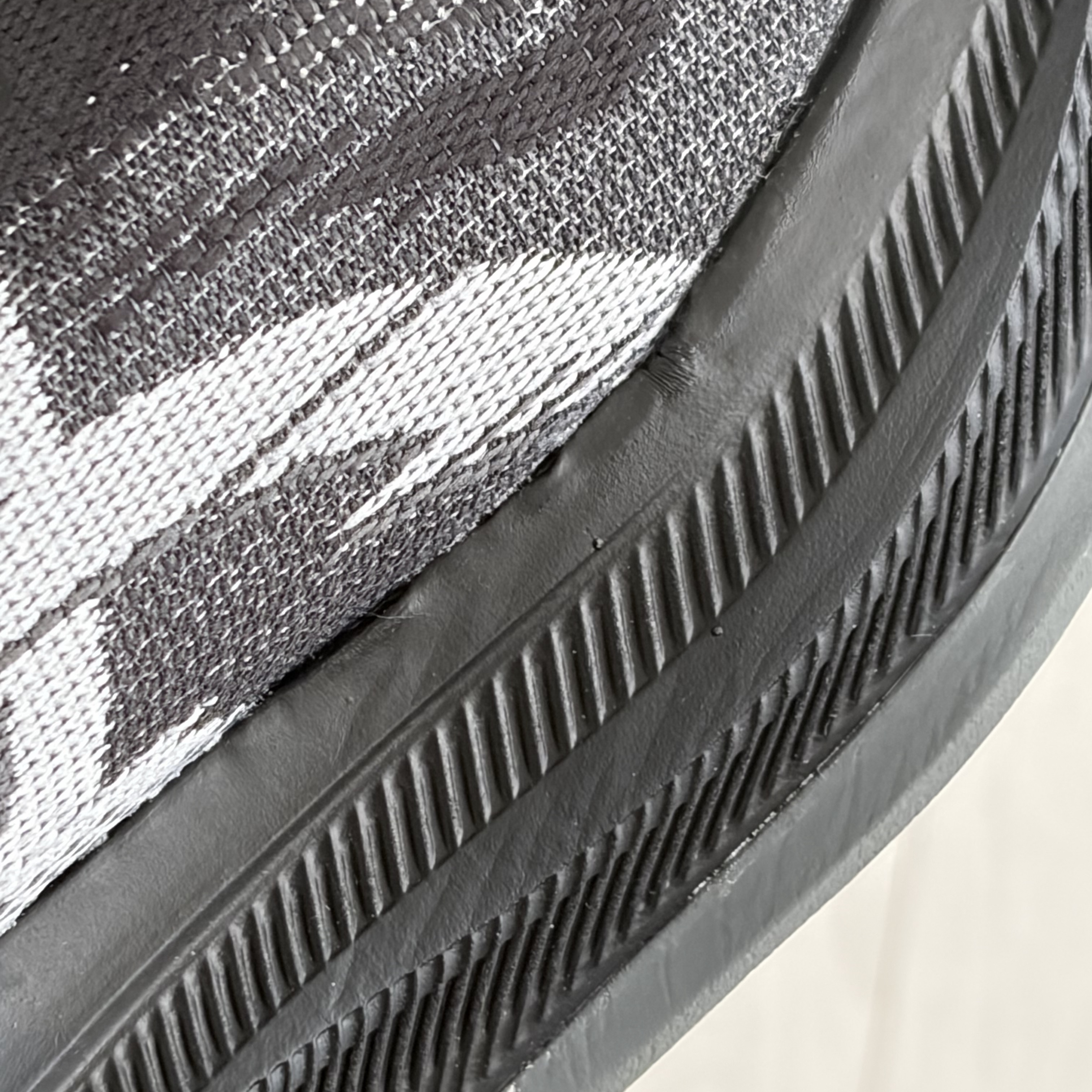Asics Superblast 2 Black White 착용 스타일 - 1