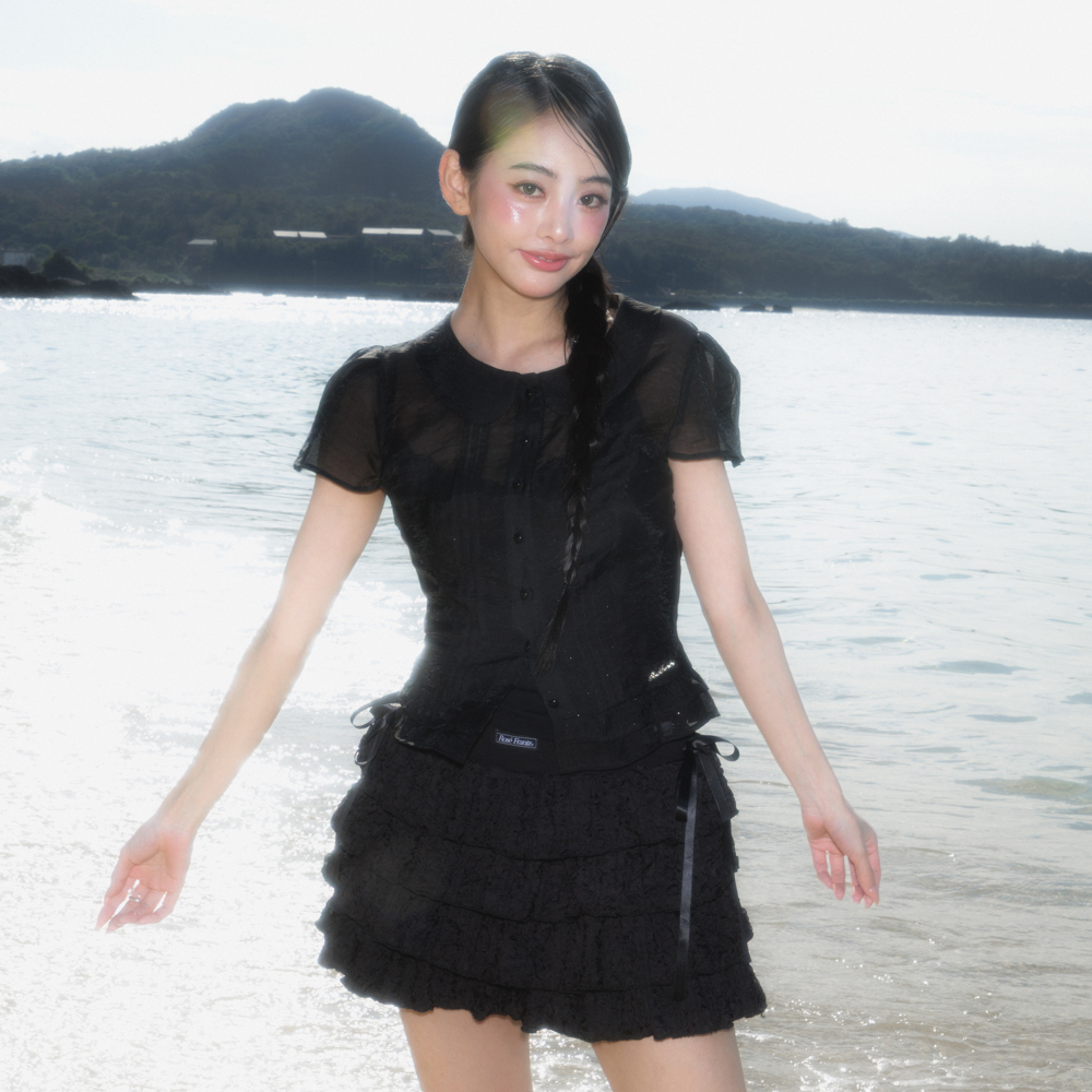 로제프란츠 시스루 플리츠 반팔 블라우스 블랙(Rosefrantz See-through Pleat Short Sleeved Blouse [Black]) - 3