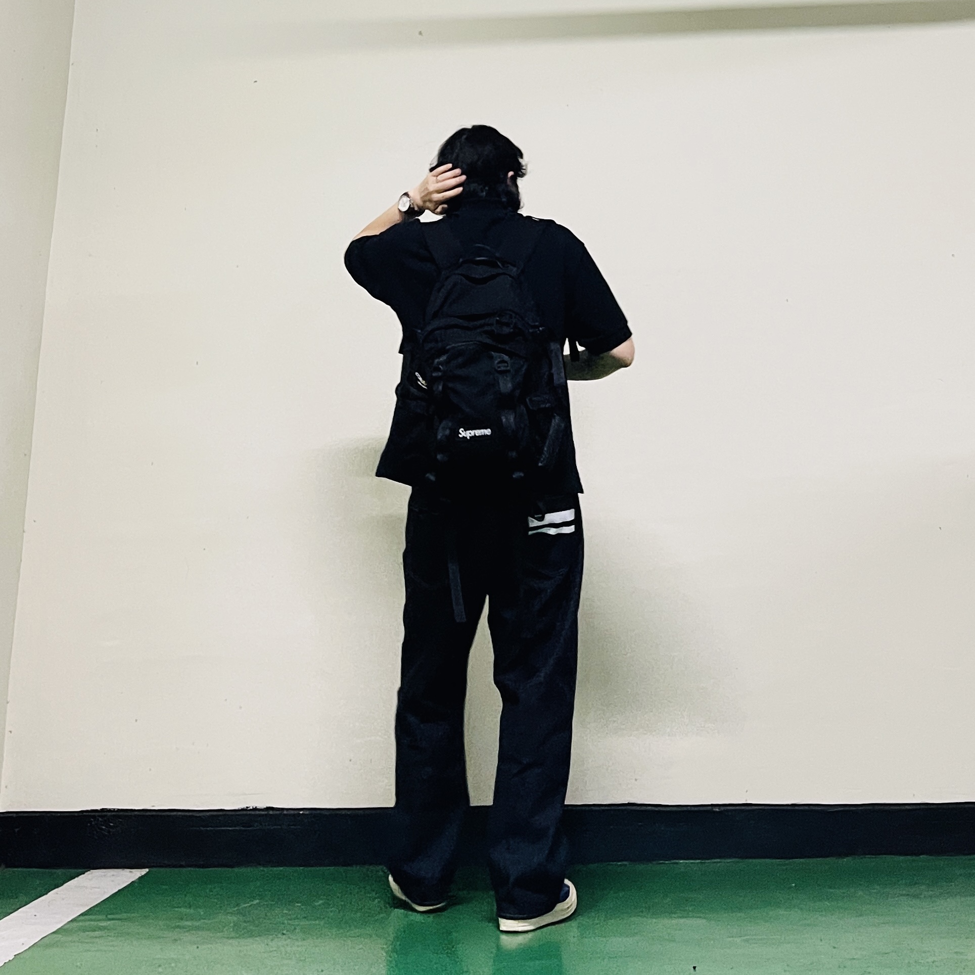 Supreme Backpack Black - 26SS, AMI de Coeur Tone-On-Tone Polo Shirt Black 착용 스타일 - 7