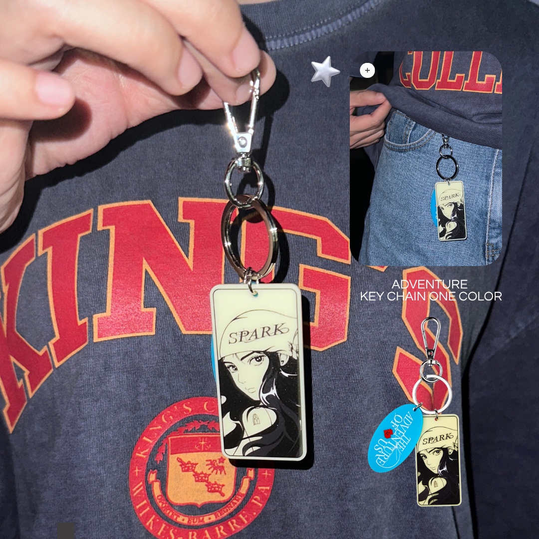 WALKONWAKE Adventure keychain 착용 스타일