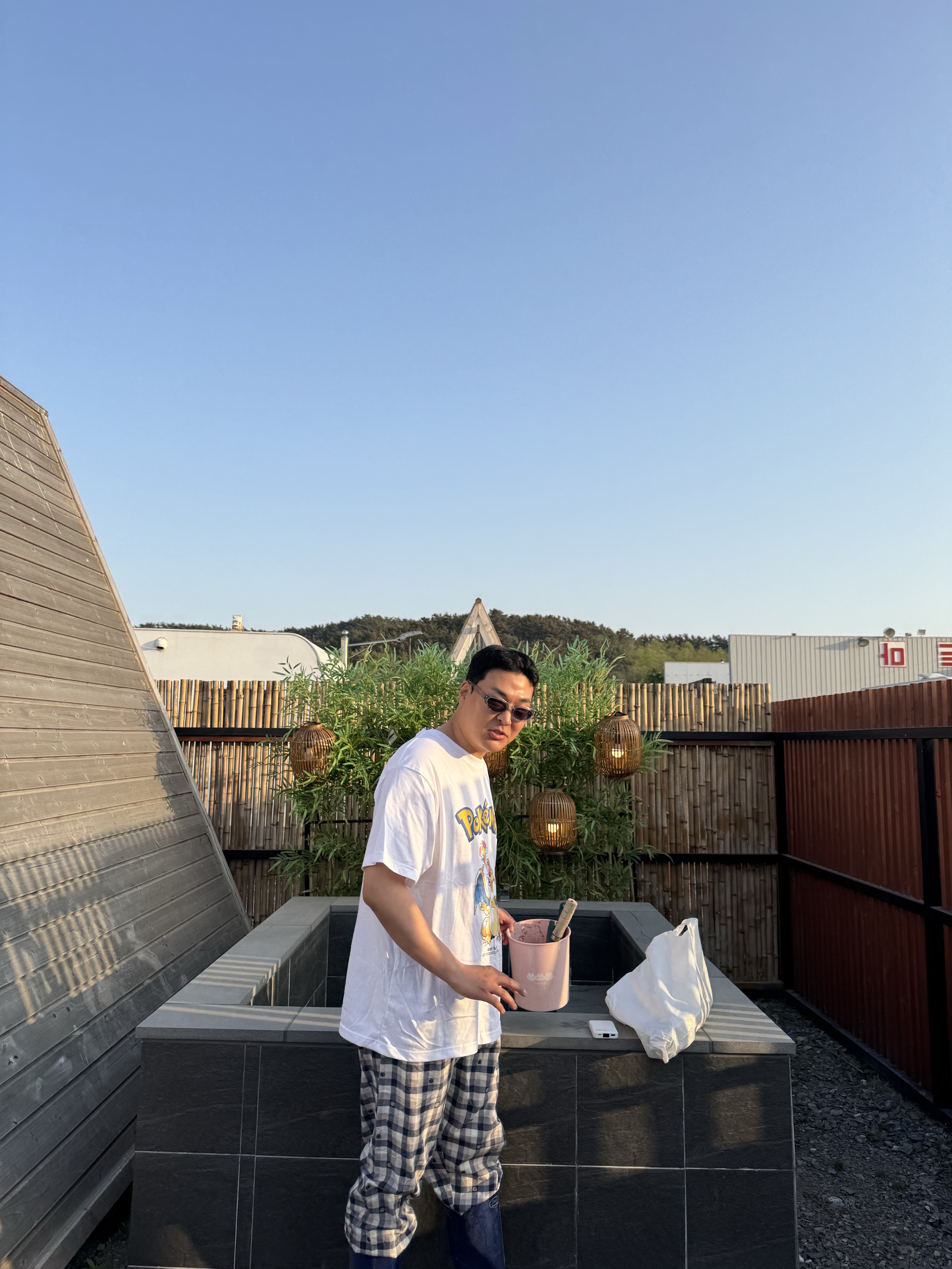 Uniqlo UT x Pokemon Graphic T-Shirt 1A White 착용 스타일 - 6