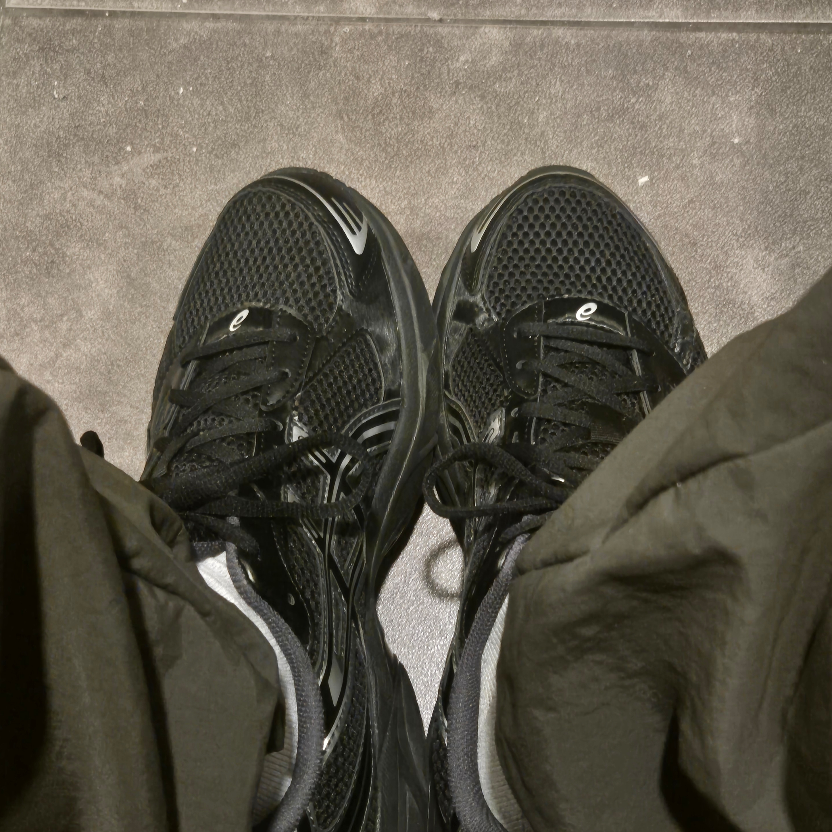 Asics Gel-1130 Black Pure Silver 착용 스타일