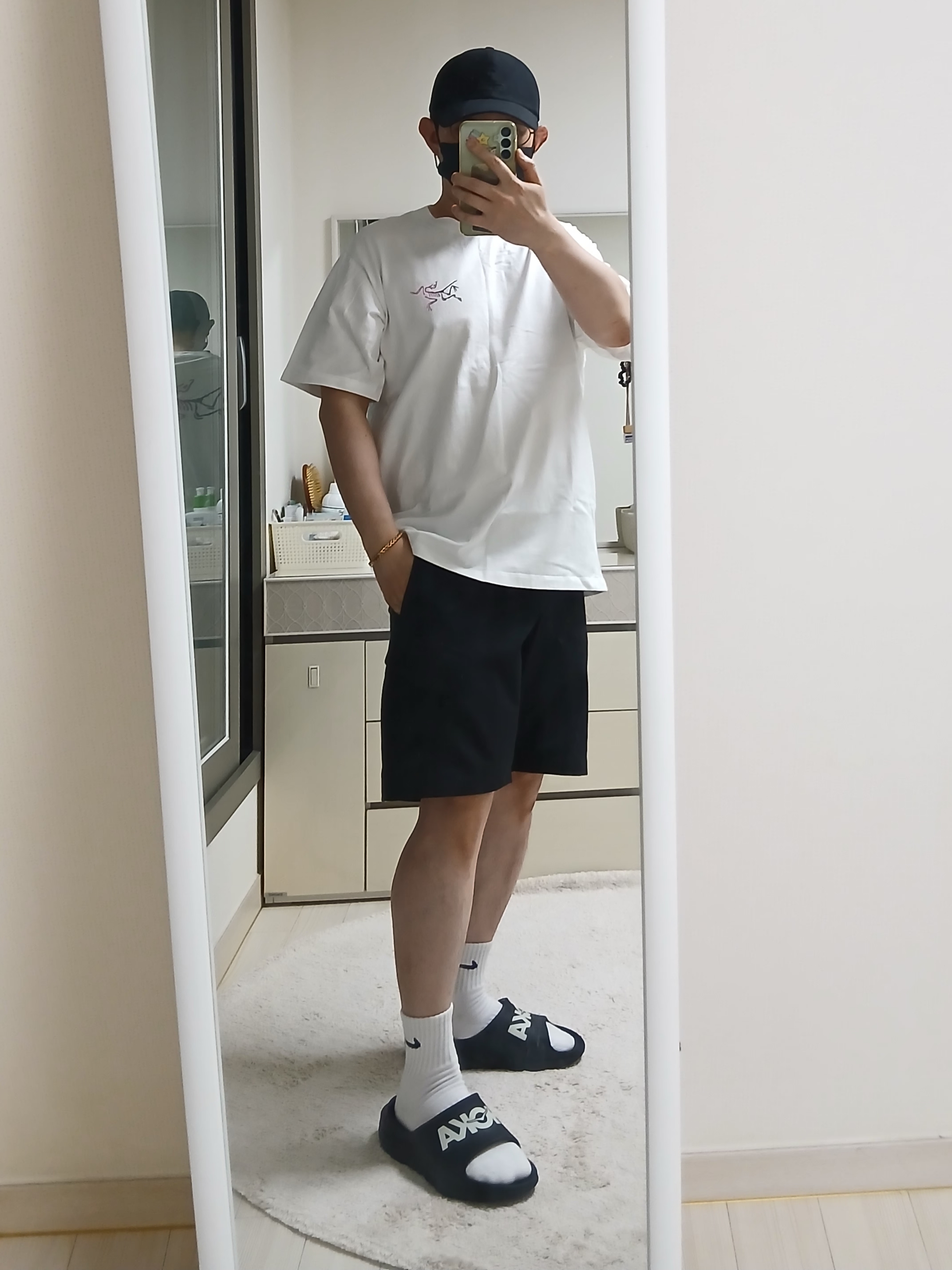 Arc'teryx Rampart Shorts 9 Inch Black, (W) Lululemon Fast and Free Ponytail Running Hat Black 착용 스타일 - 5