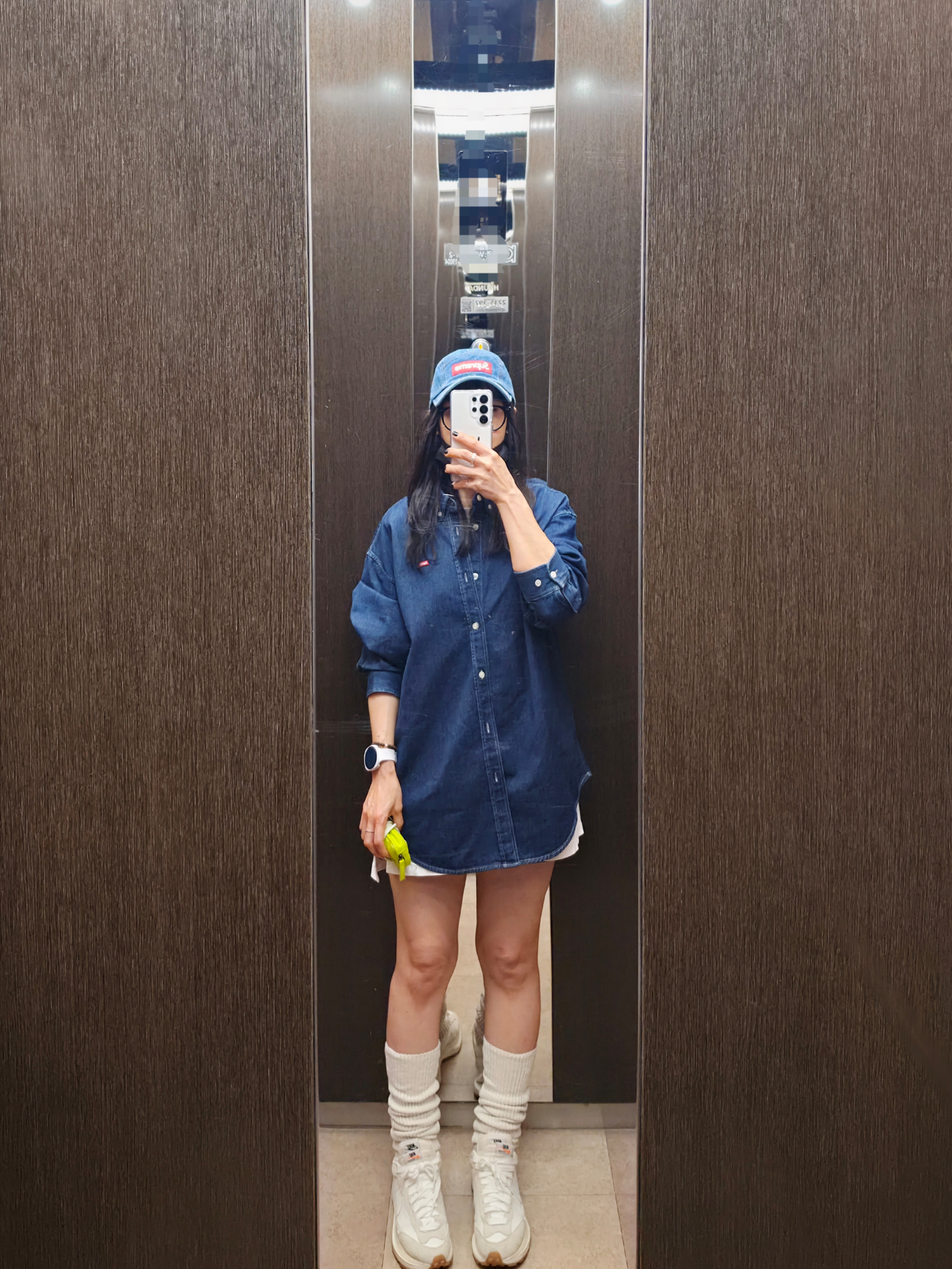Supreme Small Box Shirt Denim - 22FW, Supreme Washed Chino Twill Camp Cap Denim - 22FW 착용 스타일