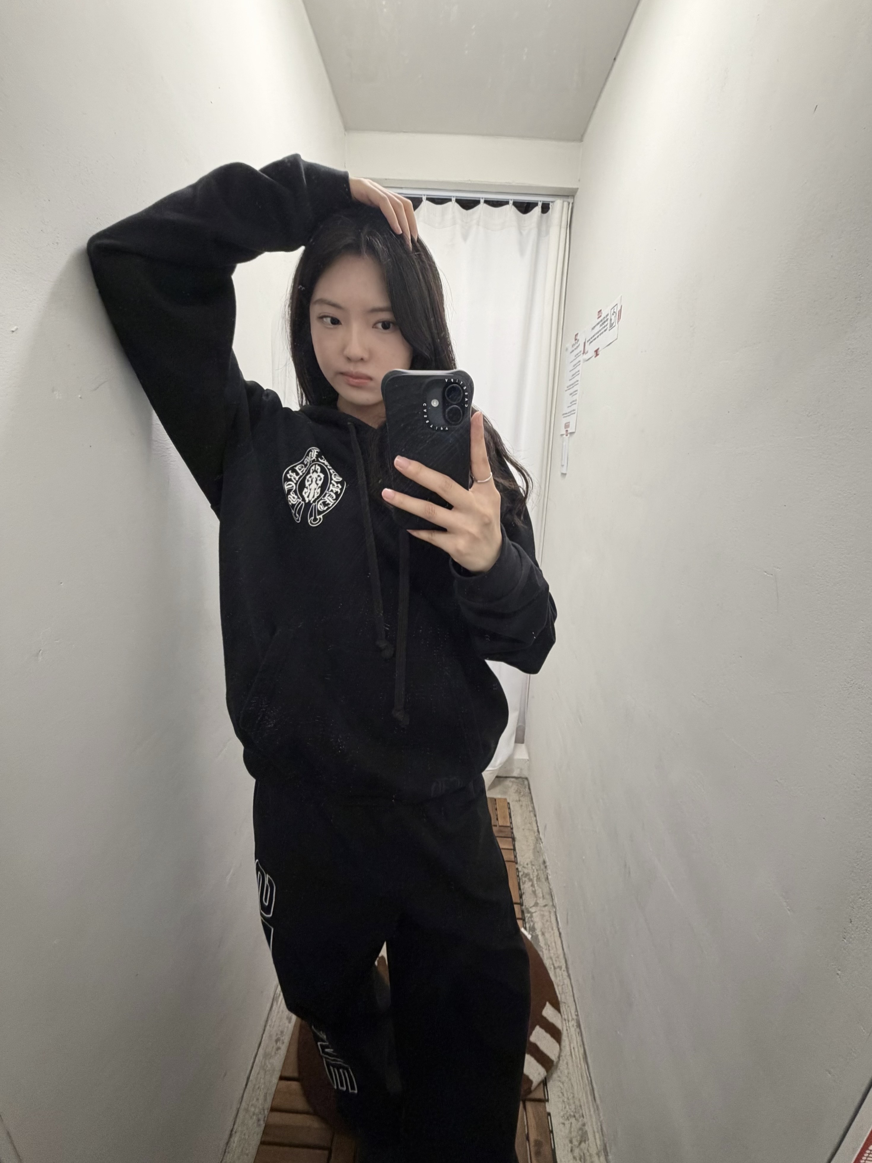Supreme Spellout Embroidered Ripstop Track Pants Black - 25FW, Casetify iPhone MagSafe Ripple Case Black 착용 스타일 - 2