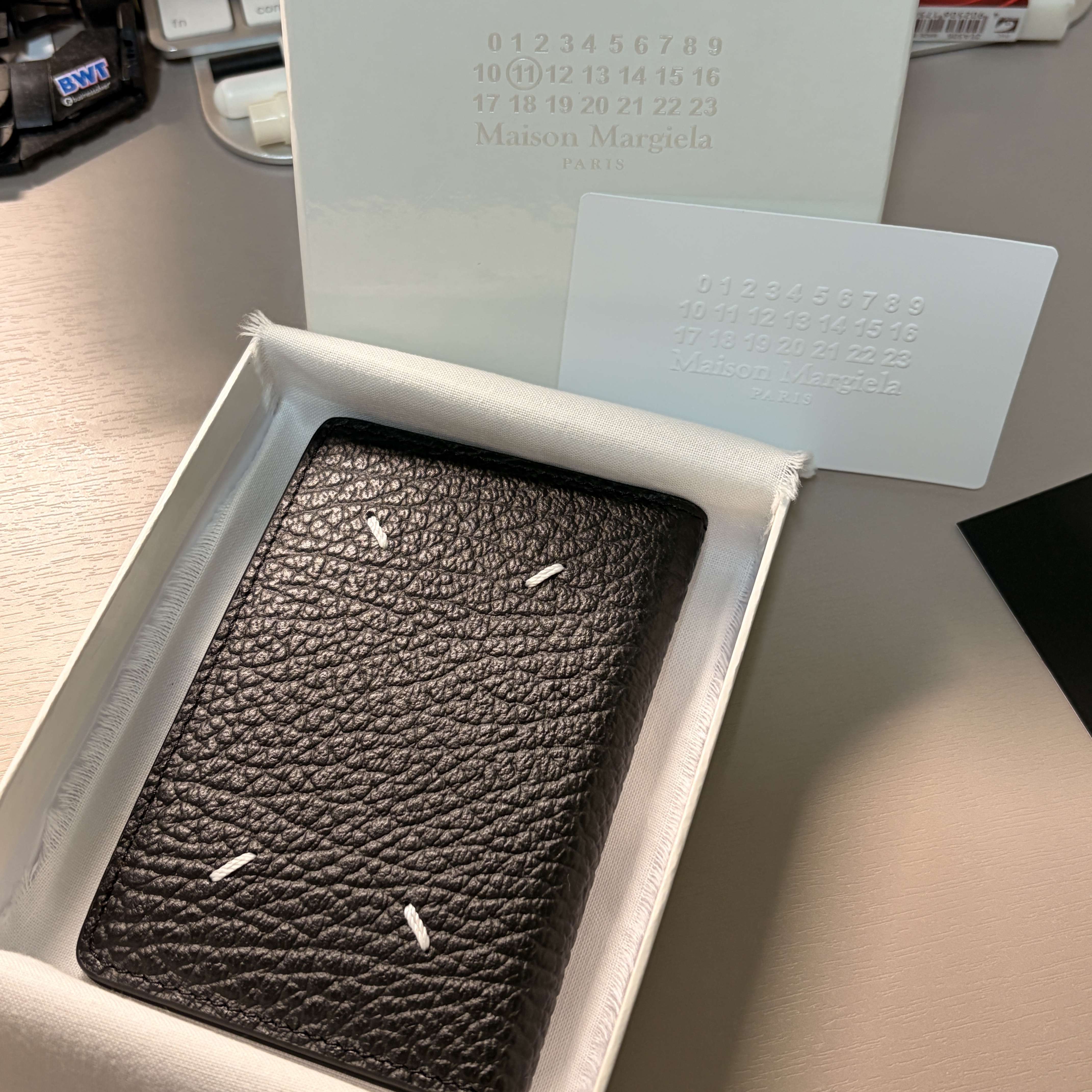 Maison Margiela Bovine Leather Card Holder Black 착용 스타일