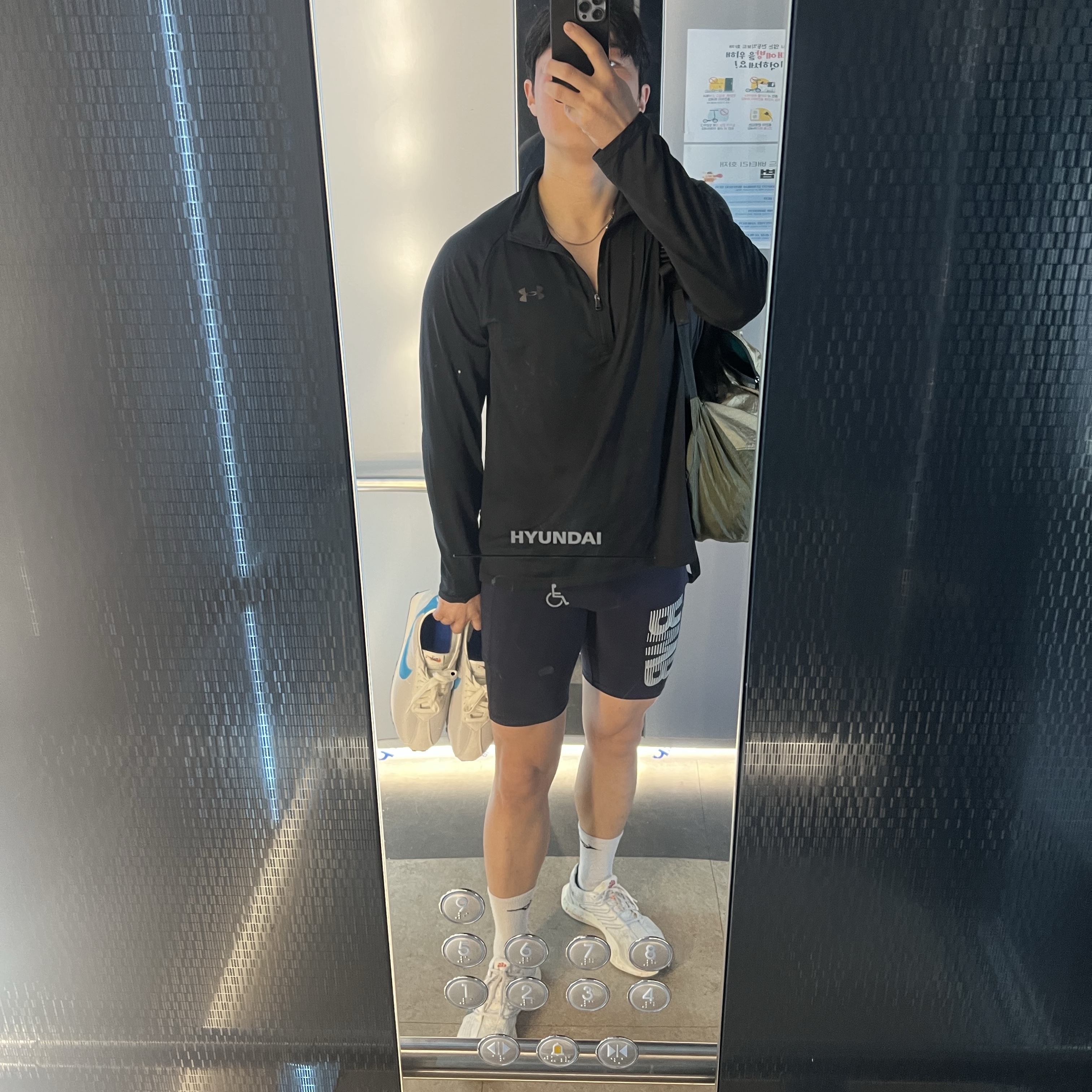 Under Armour Tech Half Zip Long Sleeve Black Charcoal 착용 스타일