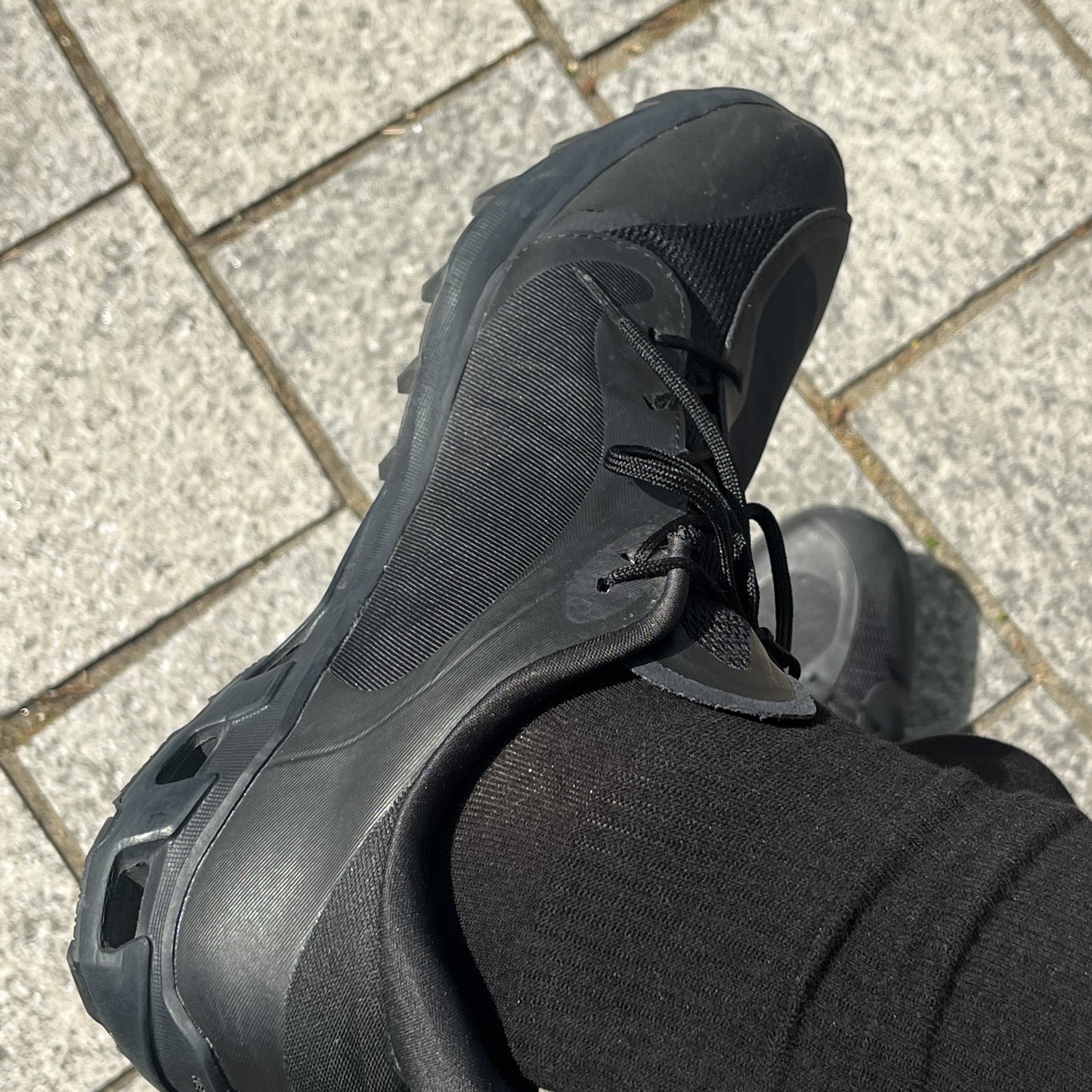 Post Archive Faction (Paf) Souvenir T-Shirt 2025 Spring Paris Edition Black, On Running x Post Archive Faction (Paf) Cloudventure Peak All Black 착용 스타일 - 2