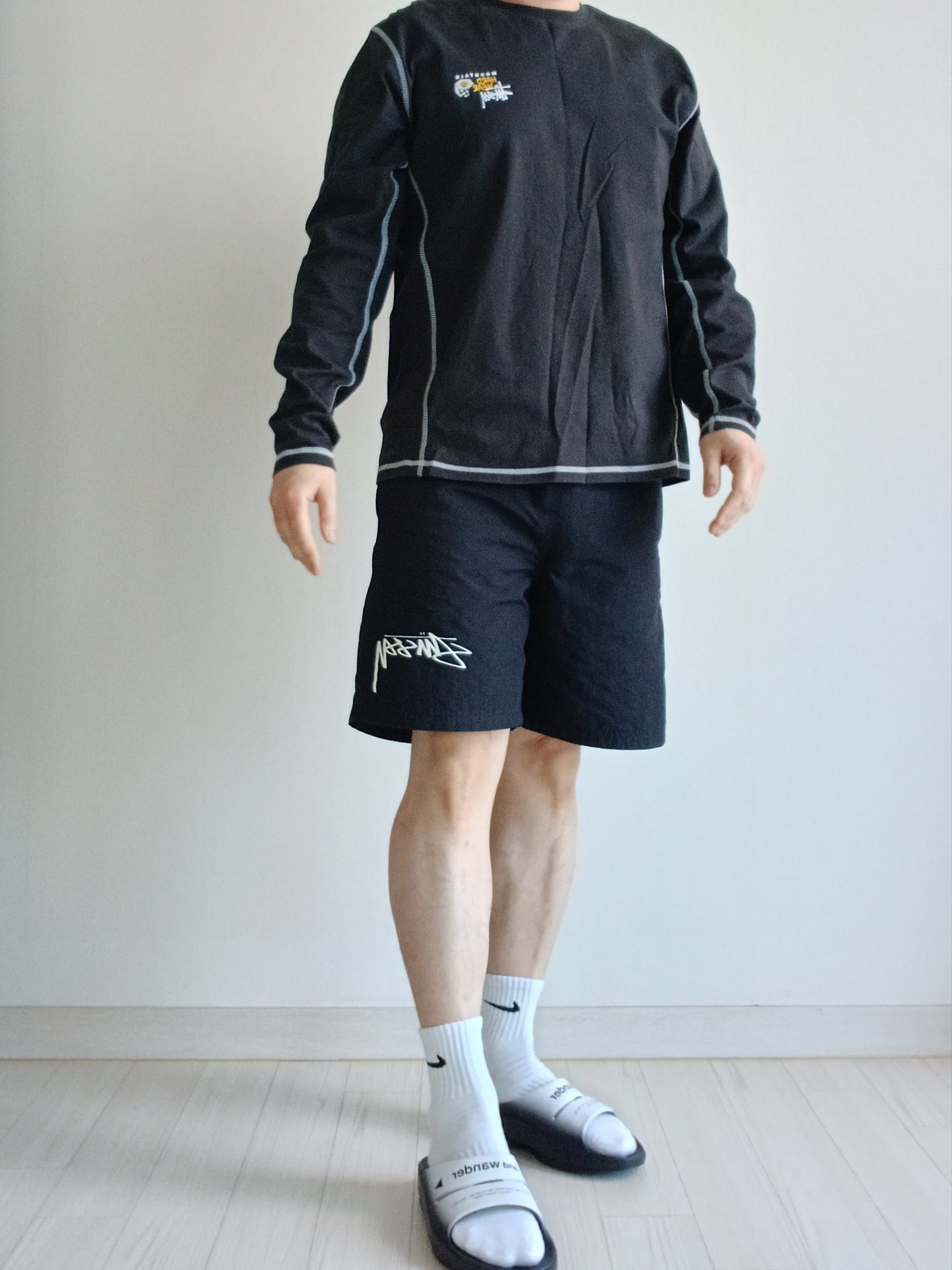 Nike ACG Trail Cap Black, Stussy x Mountain Hardwear LS T-Shirt Stealth Grey 착용 스타일 - 9