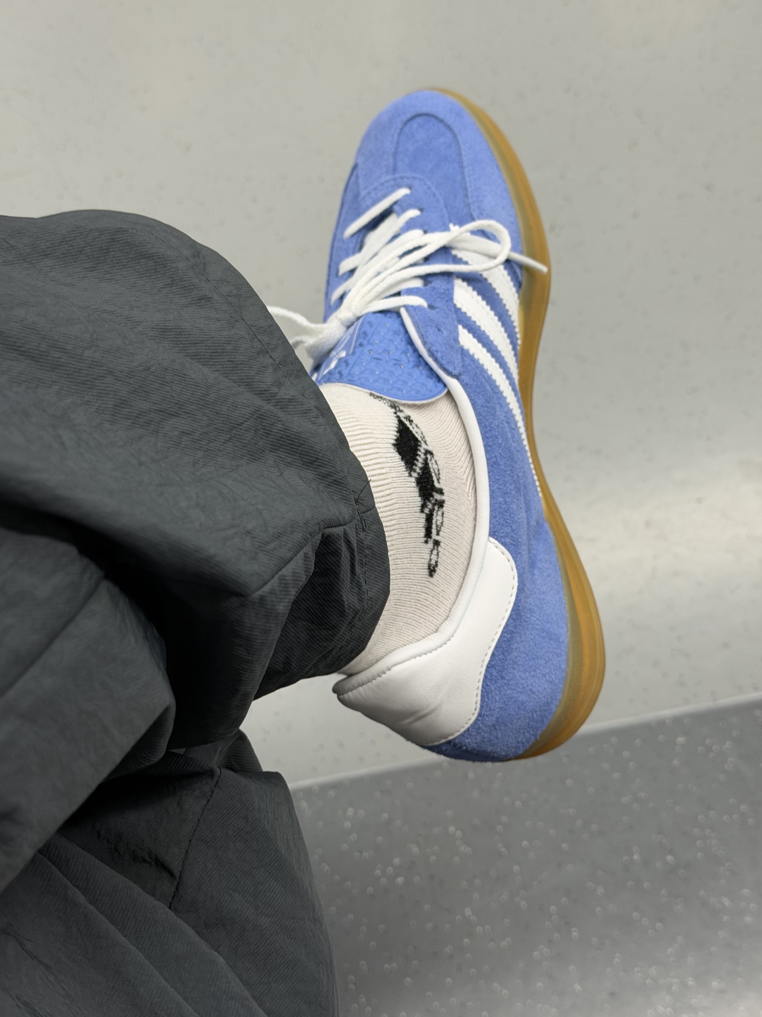 (W) Adidas Gazelle Indoor Blue Fusion Cloud White 착용 스타일 - 1