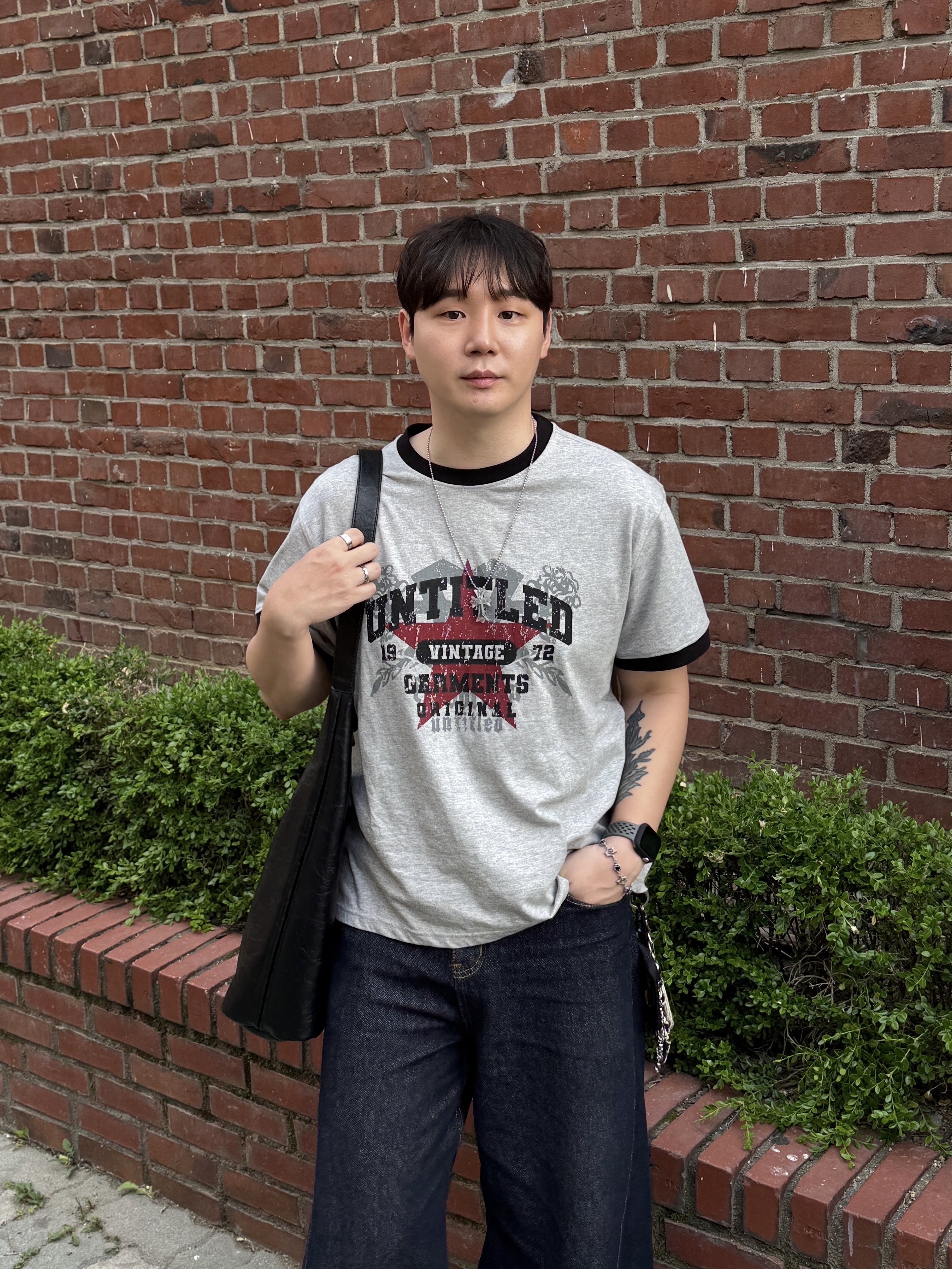 Flavorism VTG Graphic Linger T-shirt Melange Black, Chrome Hearts Silichrome CH Cross Pendant Clear 2025 착용 스타일 - 3