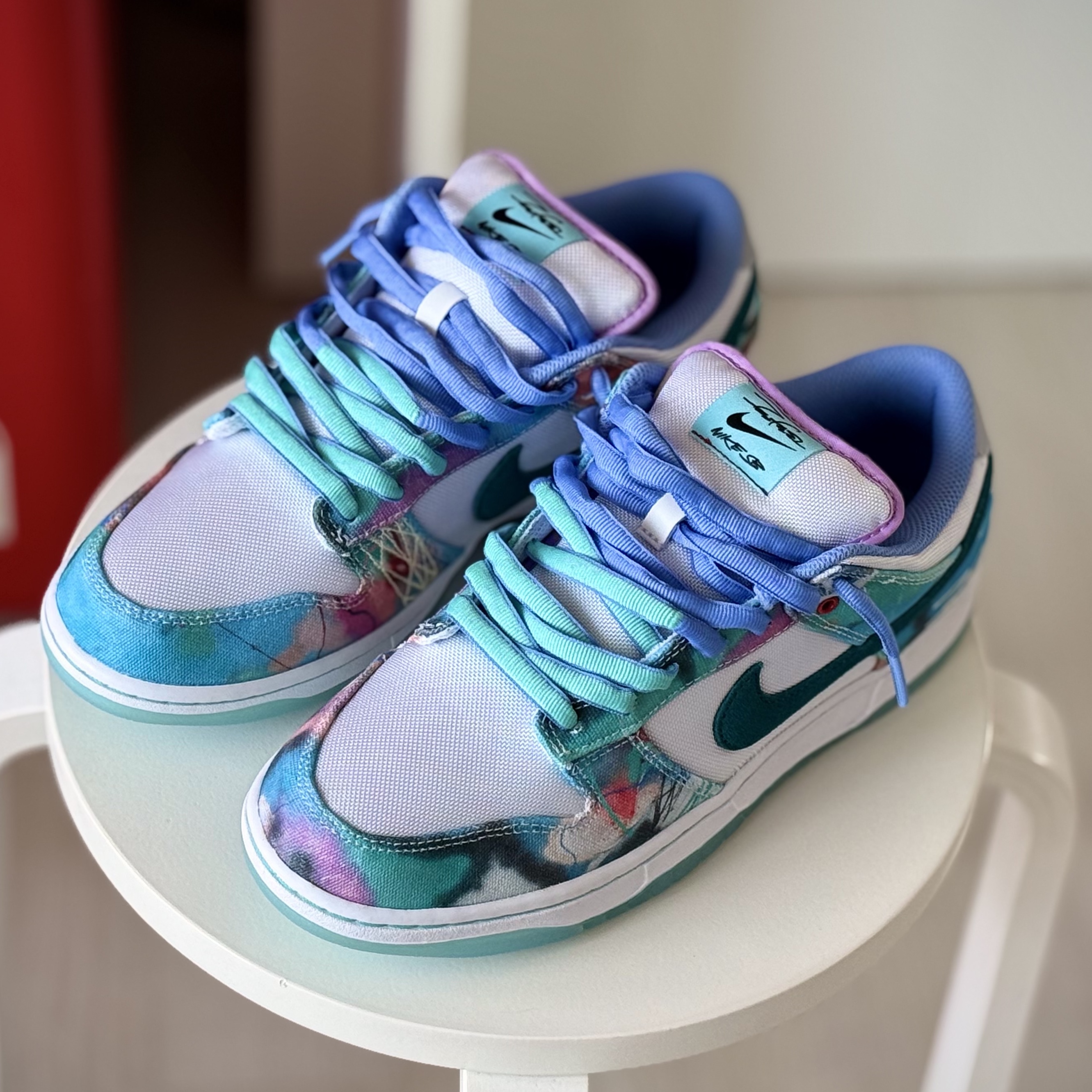 Nike x Futura Laboratories SB Dunk Low OG QS White and Geode Teal 착용 스타일 - 2