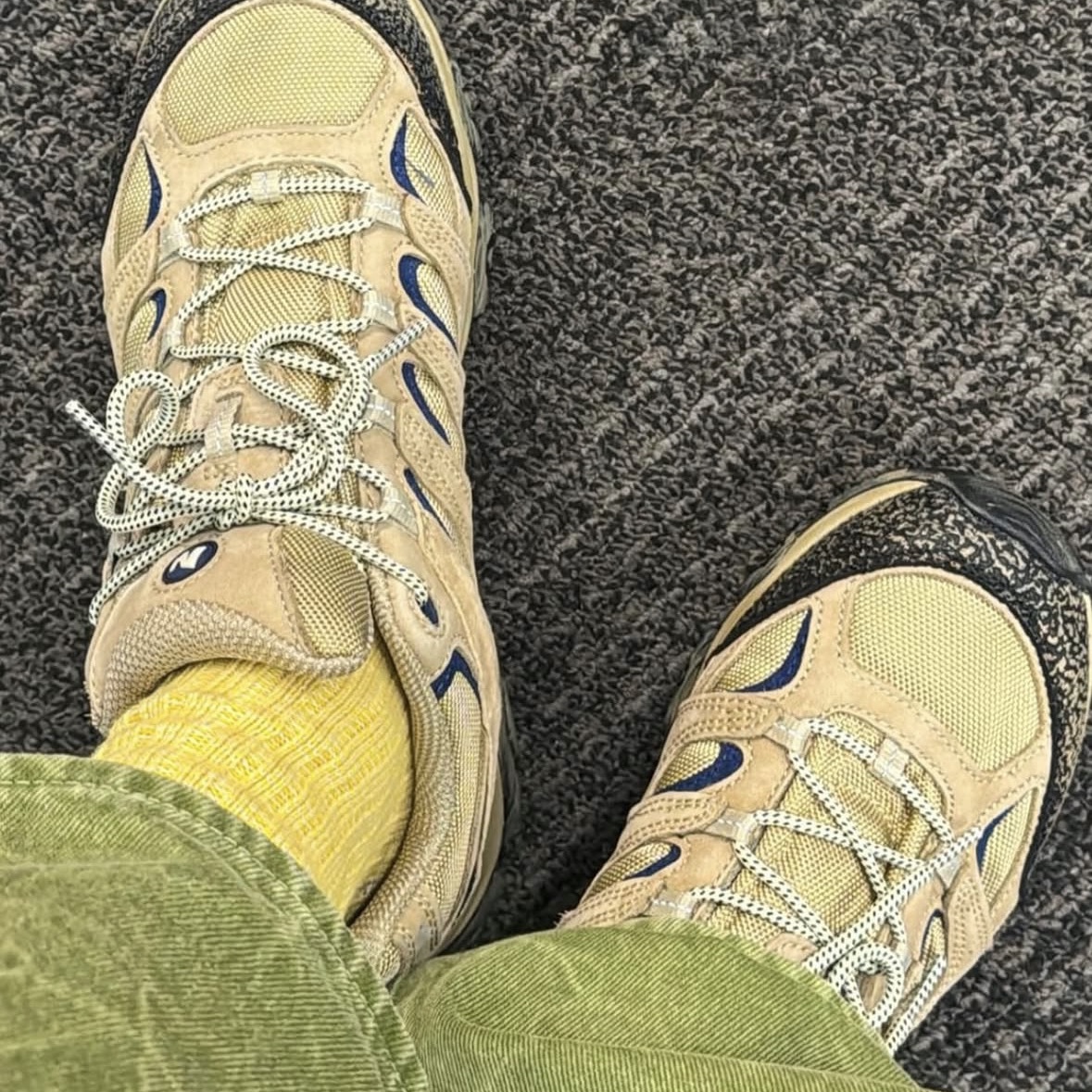 Merrell x Khakis Moab 3 Khaki 착용 스타일 - 2