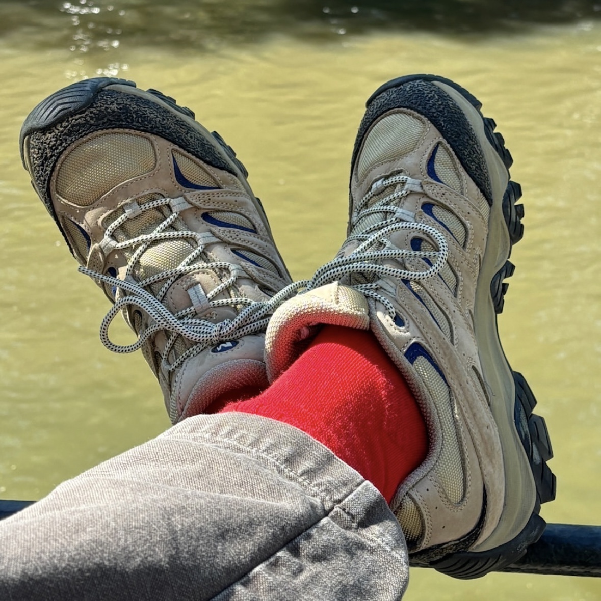 Merrell x Khakis Moab 3 Khaki 착용 스타일 - 1