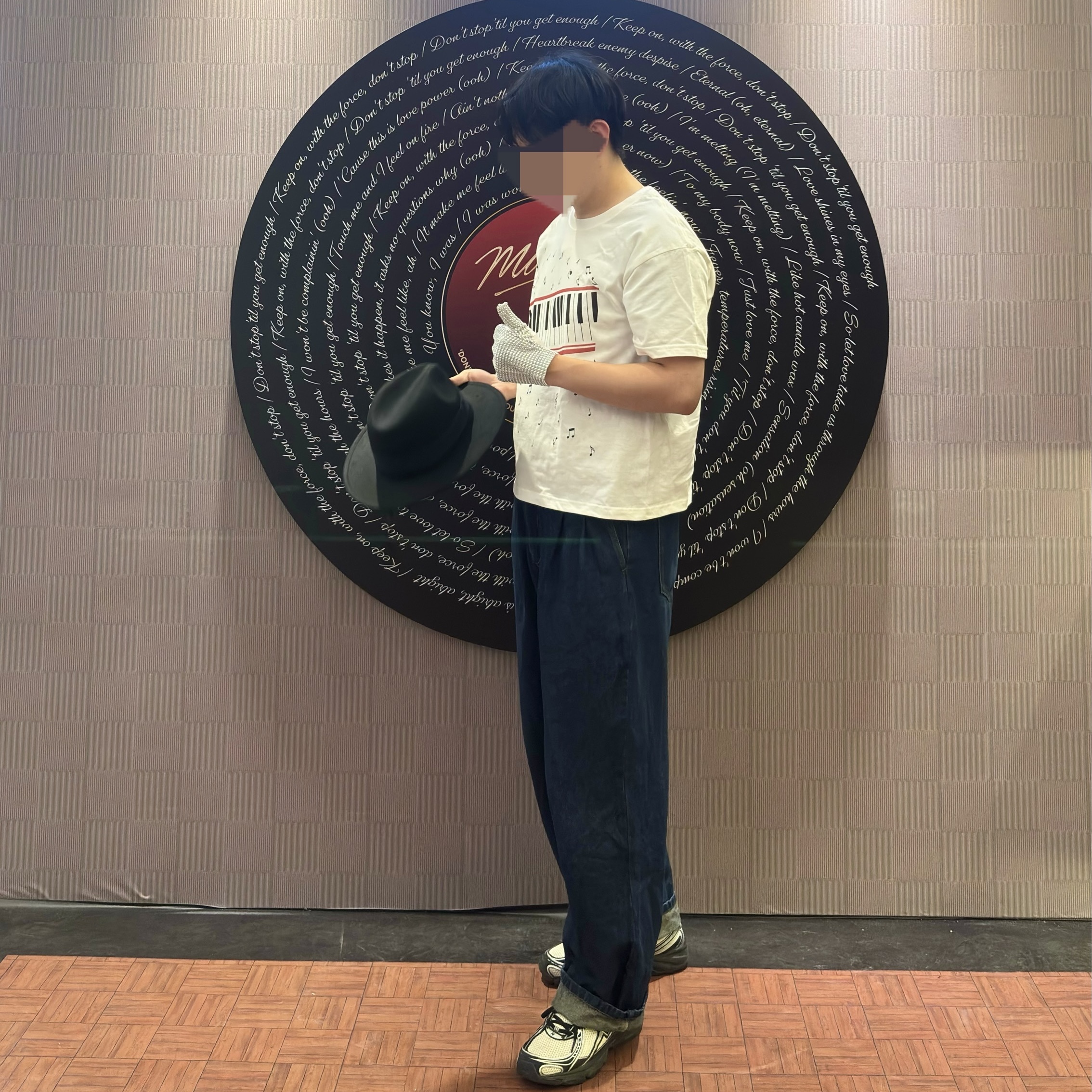 New Balance 740 Black Angora 착용 스타일