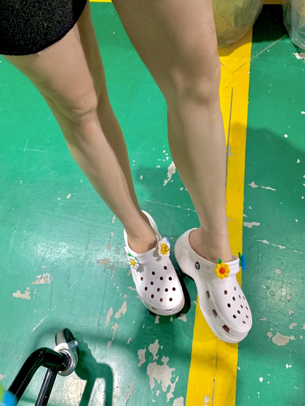 Emis Ball Cap Pouch Keyring Yellow, (W) Crocs Classic Platform Clog White 착용 스타일 - 2