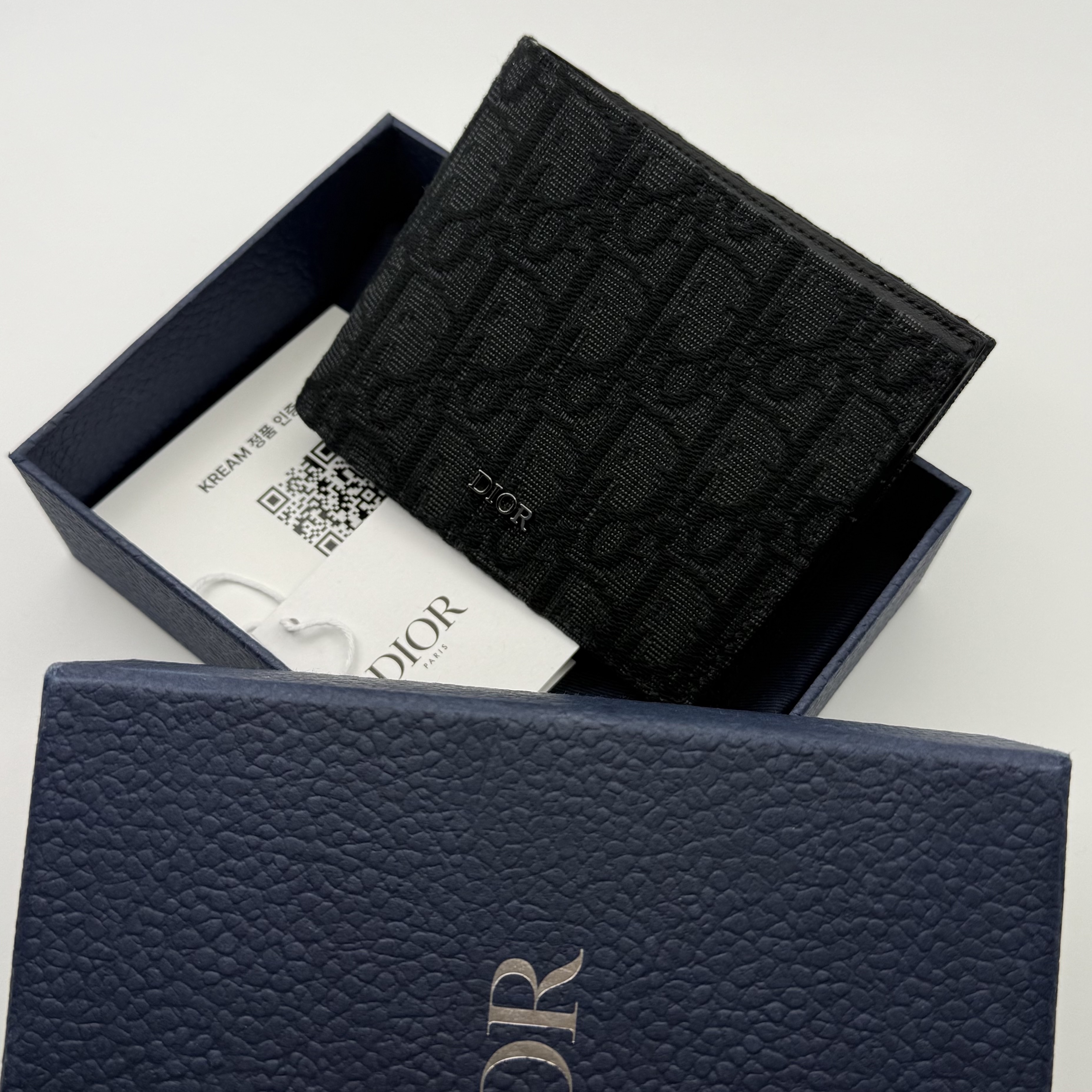 Dior Wallet Black Dior Oblique Jacquard, Dior Compact Coin Wallet & Black Dior Oblique Jacquard 착용 스타일