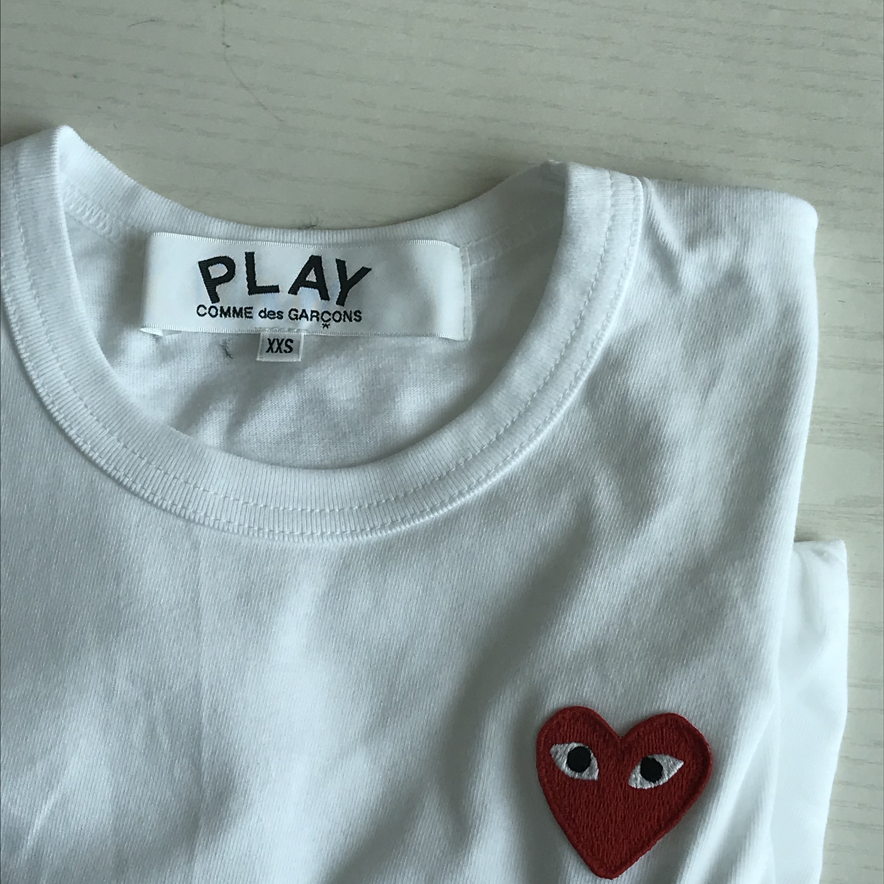 Play Comme des Garcons Red Heart T-Shirt White 착용 스타일