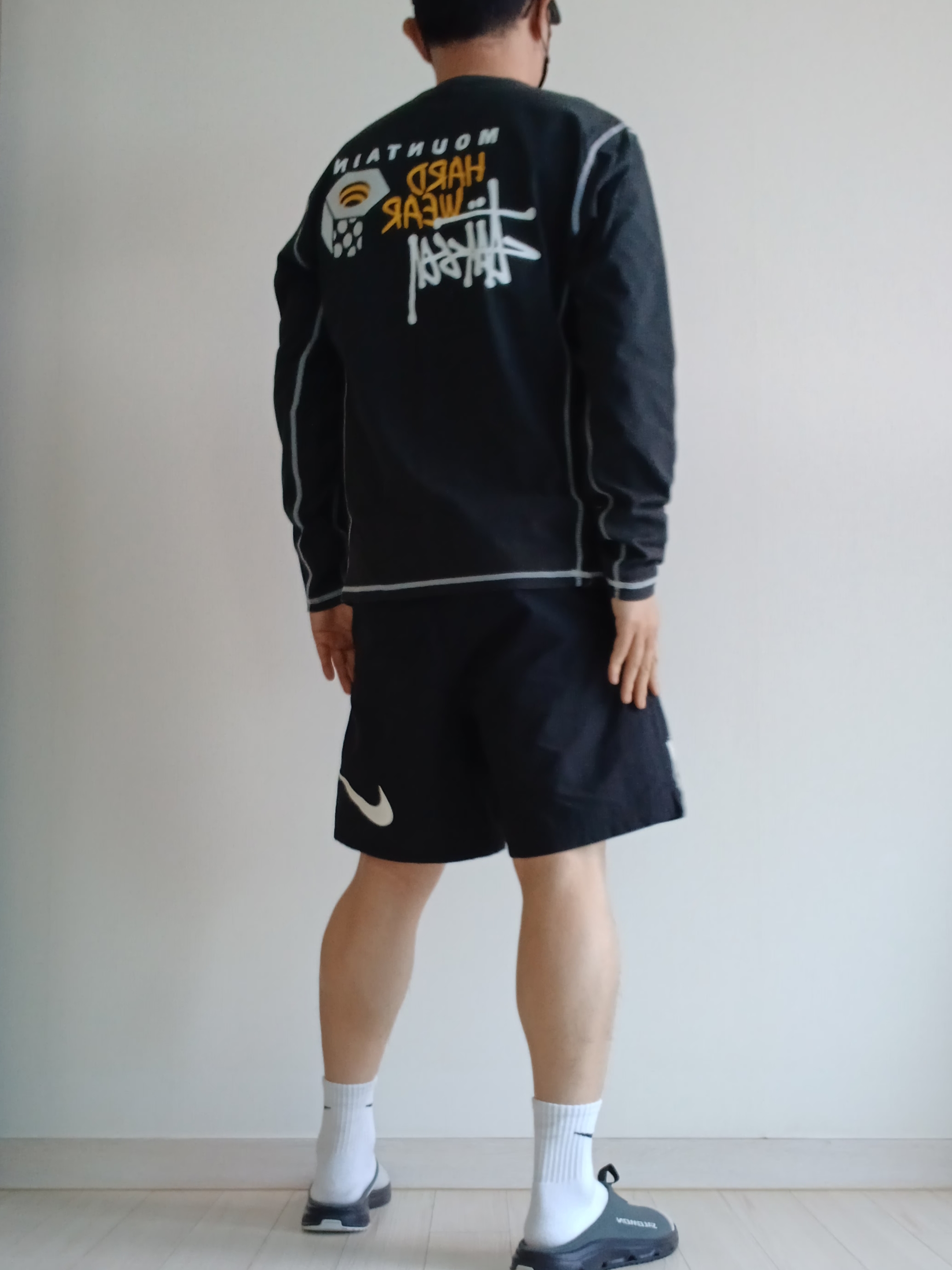 Nike ACG Trail Cap Black, Stussy x Mountain Hardwear LS T-Shirt Stealth Grey 착용 스타일 - 6