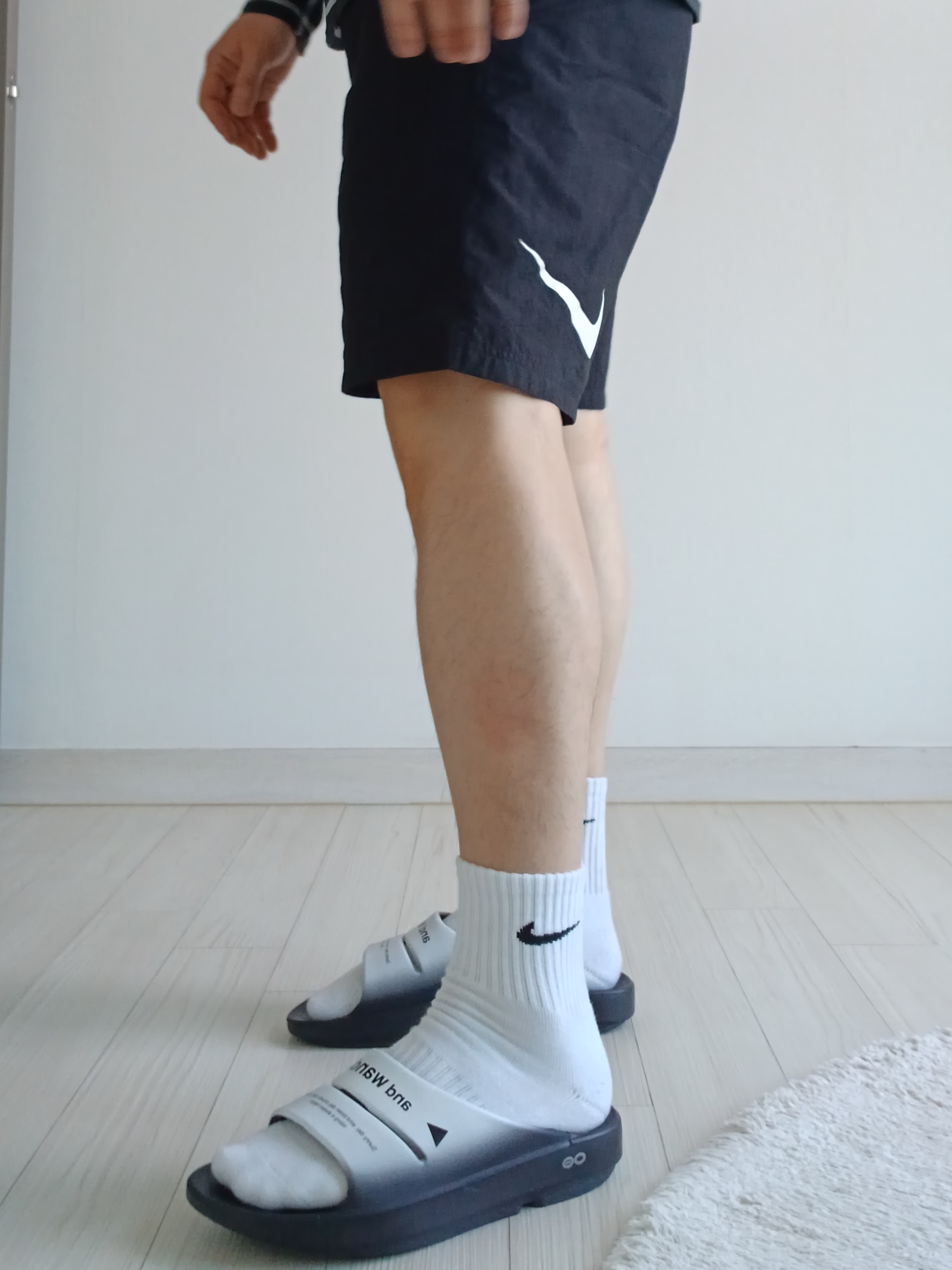 Nike x Stussy Shorts Black (FJ9167-010), Nike Everyday Cushioned Training Crew Socks White Black (6 Pack/Korean Ver.) 착용 스타일 - 8