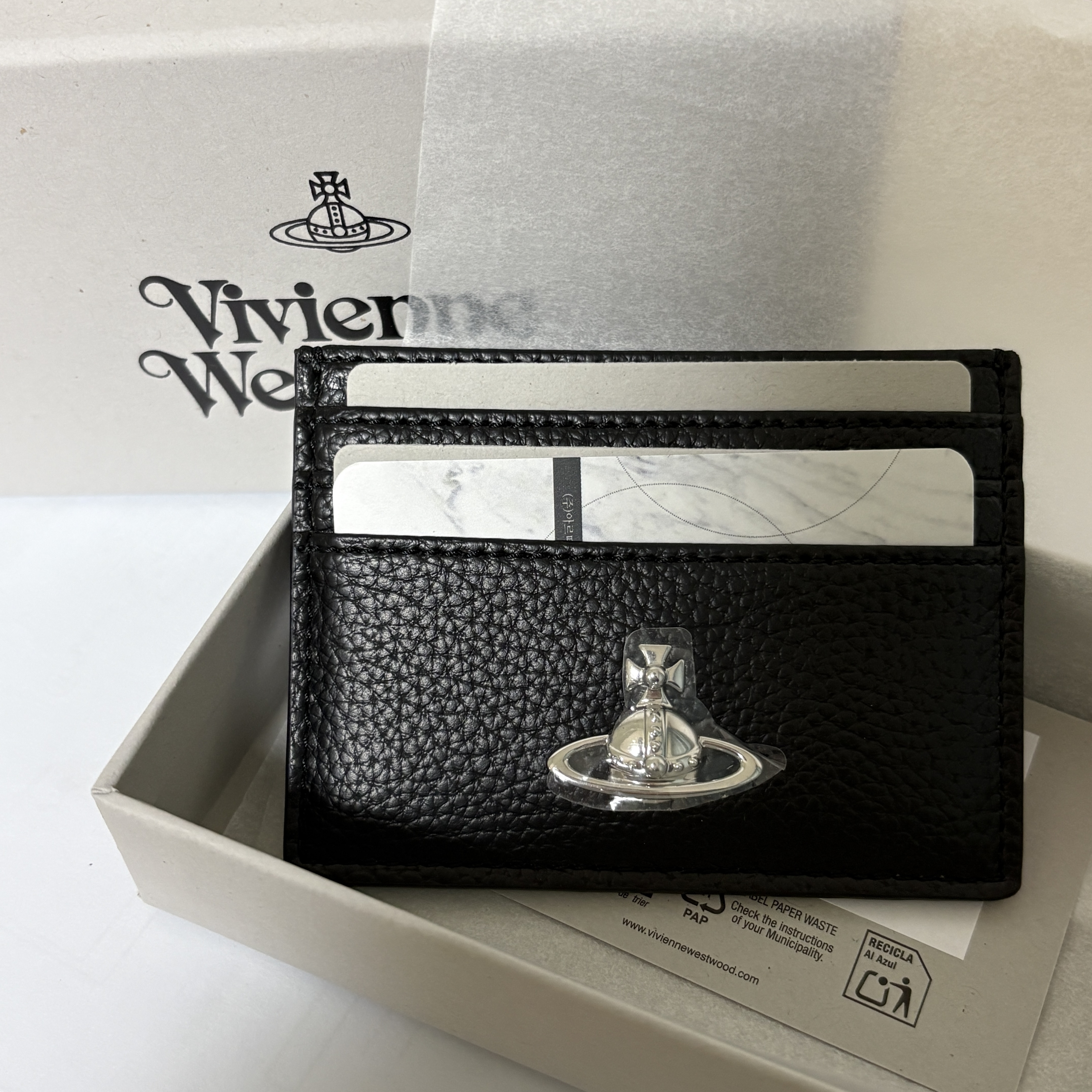 Vivienne Westwood Orb PU Grain Card Holder Black 착용 스타일