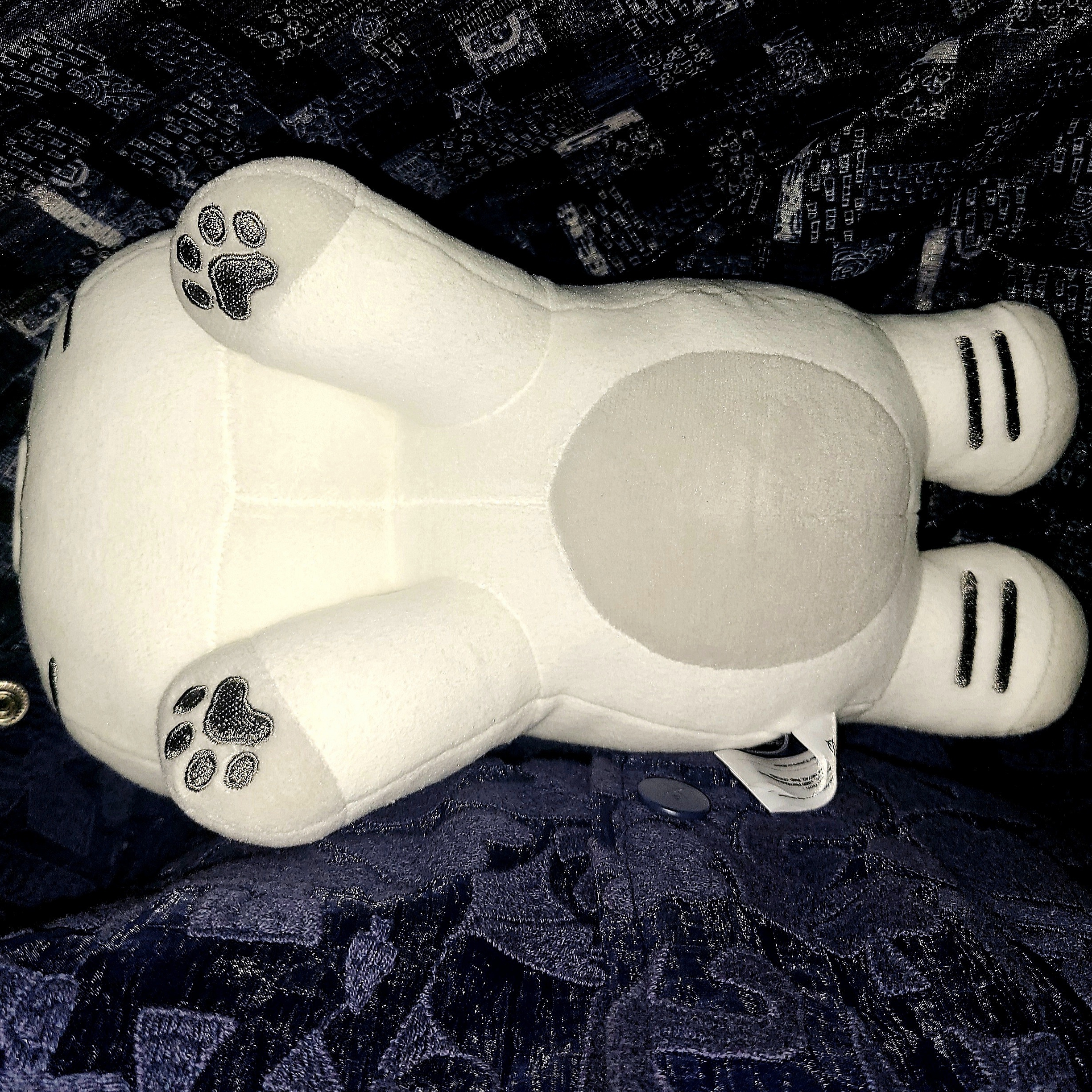Muds x Kakao Friends Chunshik Tiger & Magpie Mini Pillow 착용 스타일 - 2