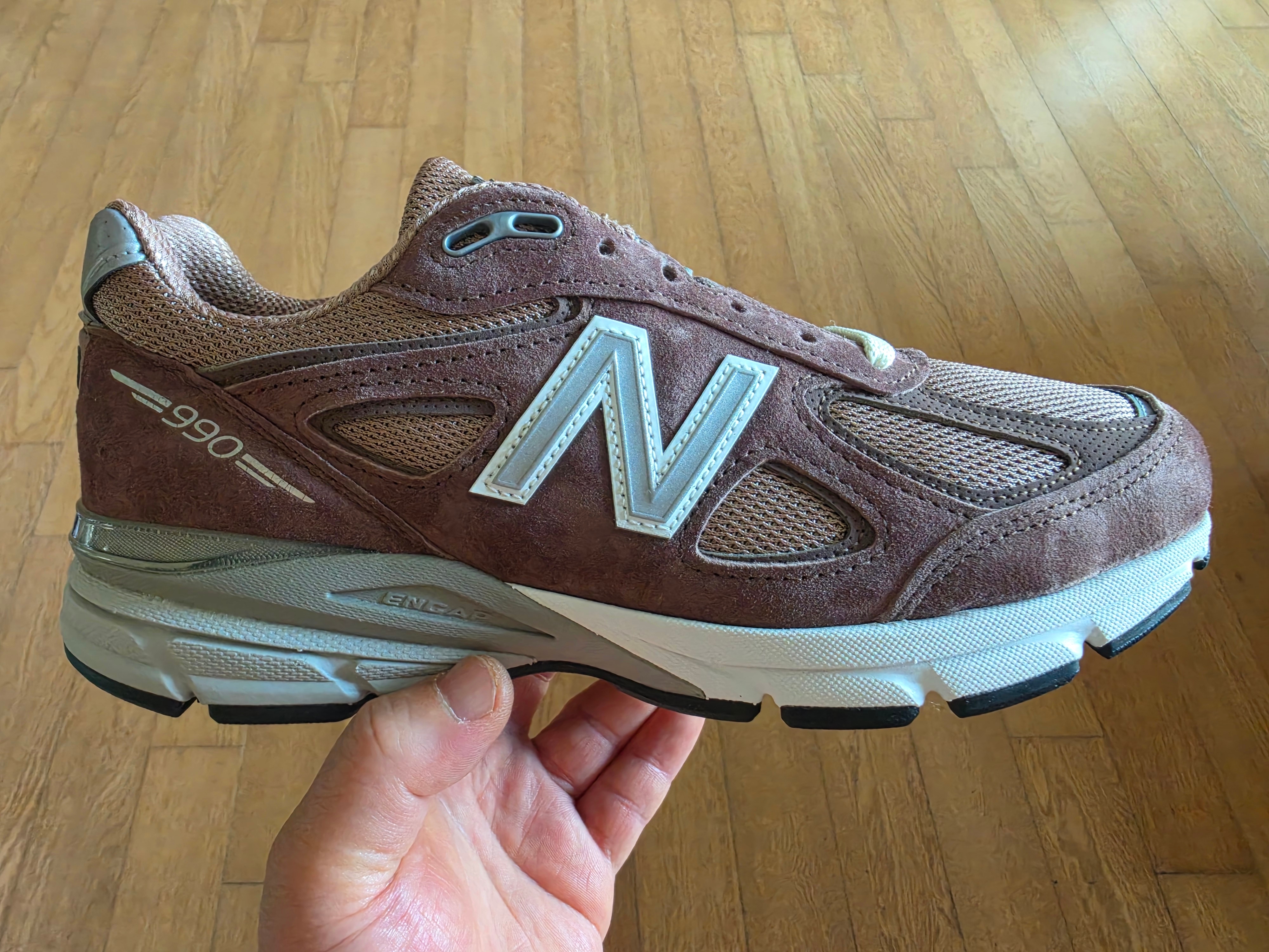 New Balance x Kith 990v4 Made in USA Dusty Mauve 착용 스타일 - 3