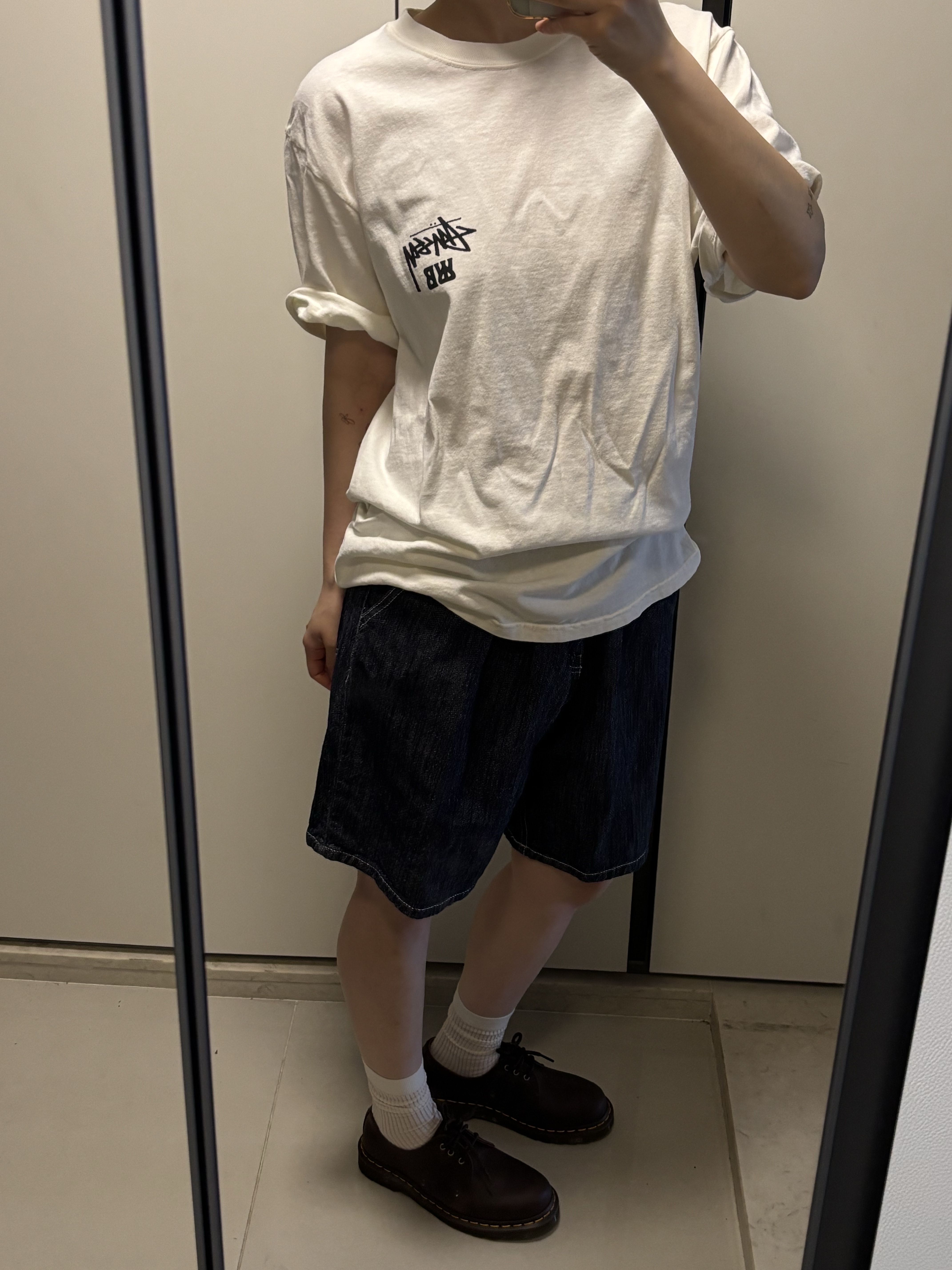 Stussy x Wales Bonner Ocean Song T-Shirt Ivory, Dr. Martens 1461 Crazy Horse Dark Brown 착용 스타일 - 1