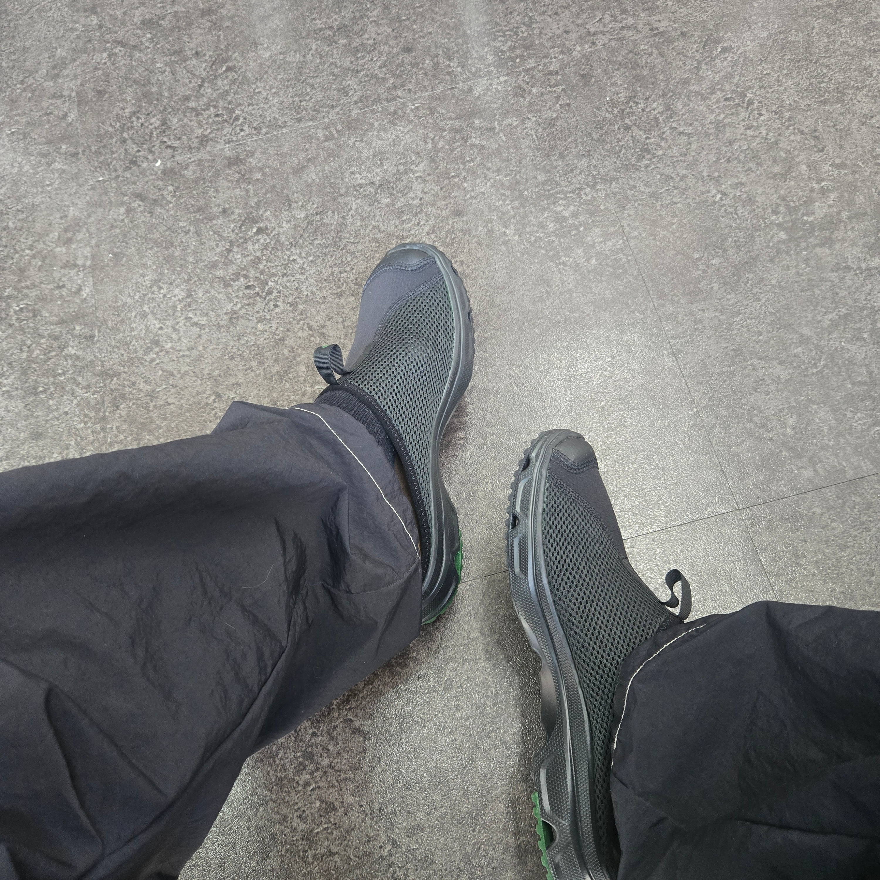 Salomon Rx Slide 3.0 Black 착용 스타일 - 1