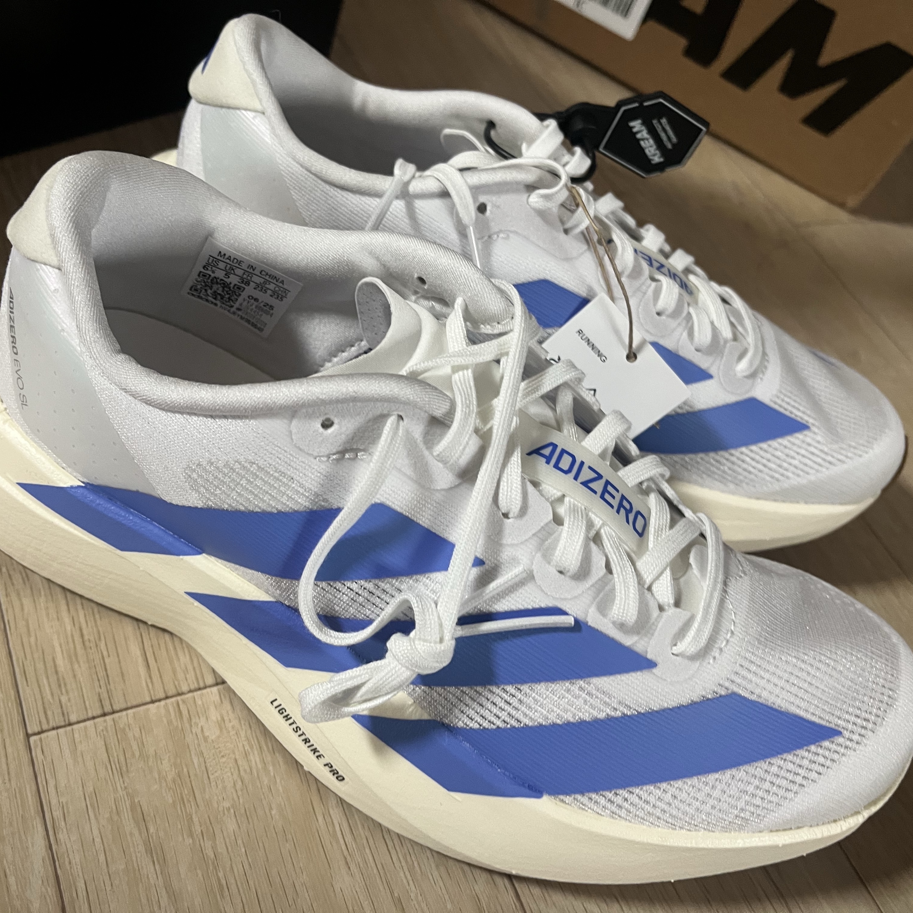 (W) Adidas Adizero Evo SL Cloud White Blue Fusion 착용 스타일 - 3