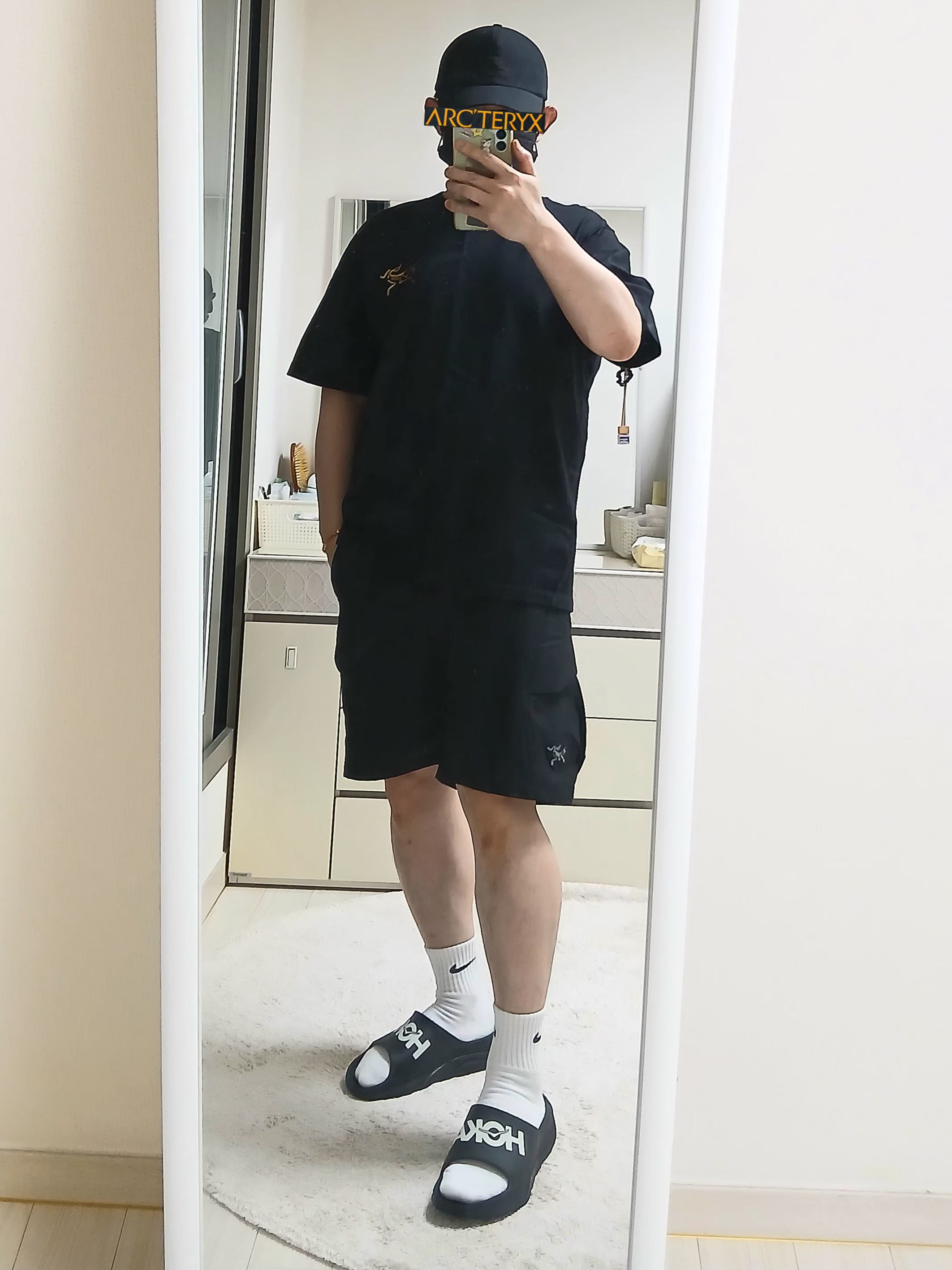 Arc'teryx Kragg Cotton Logo SS T-Shirt 24K Black, Arc'teryx Rampart Shorts 9 Inch Black 착용 스타일 - 7