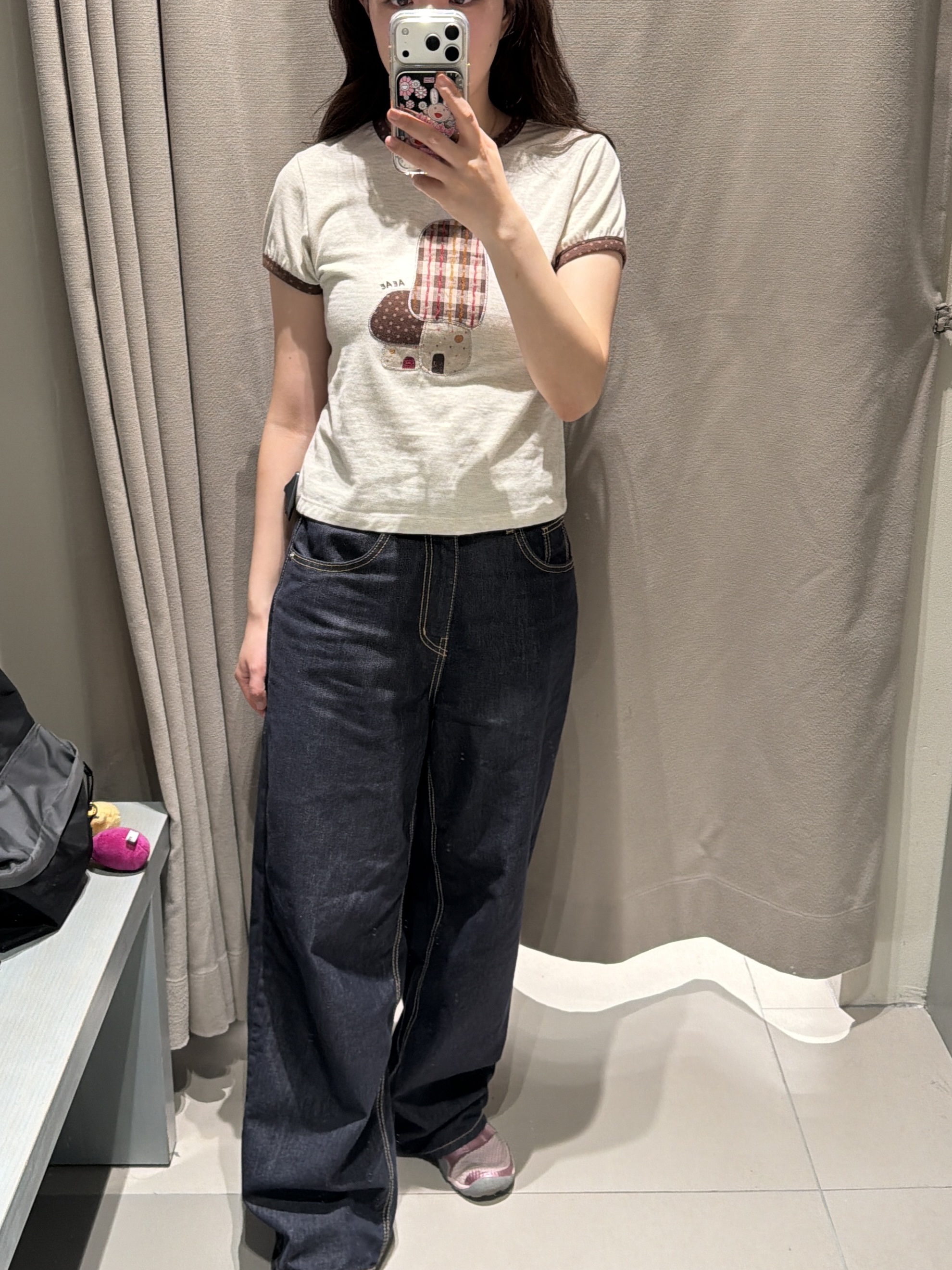 AEAE Mushroom Applique Tee Oatmeal 착용 스타일