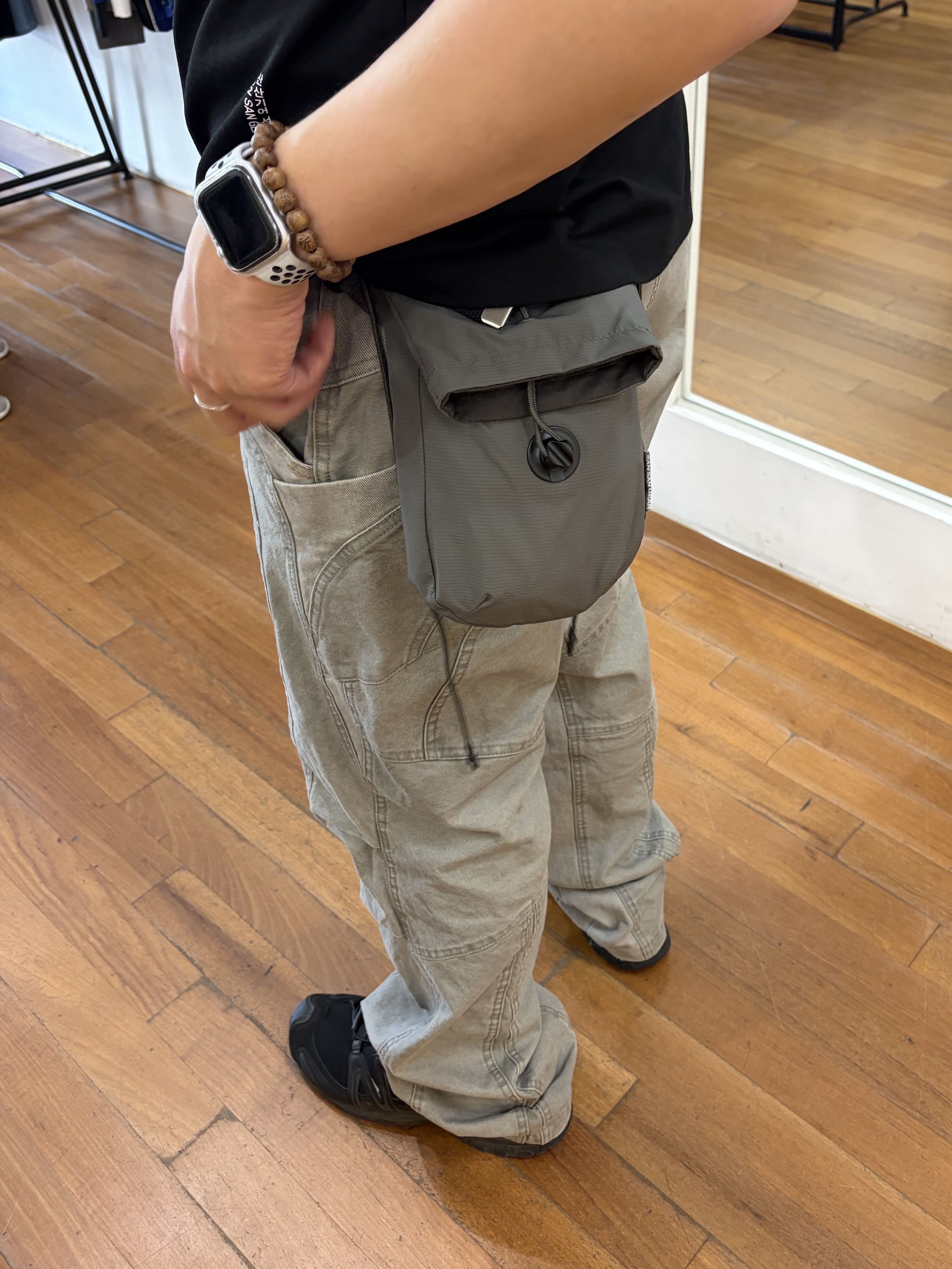 Sansan Gear Magnet Clip Bag Grey, Salomon XA Pro 3D Black Magnet 착용 스타일 - 2