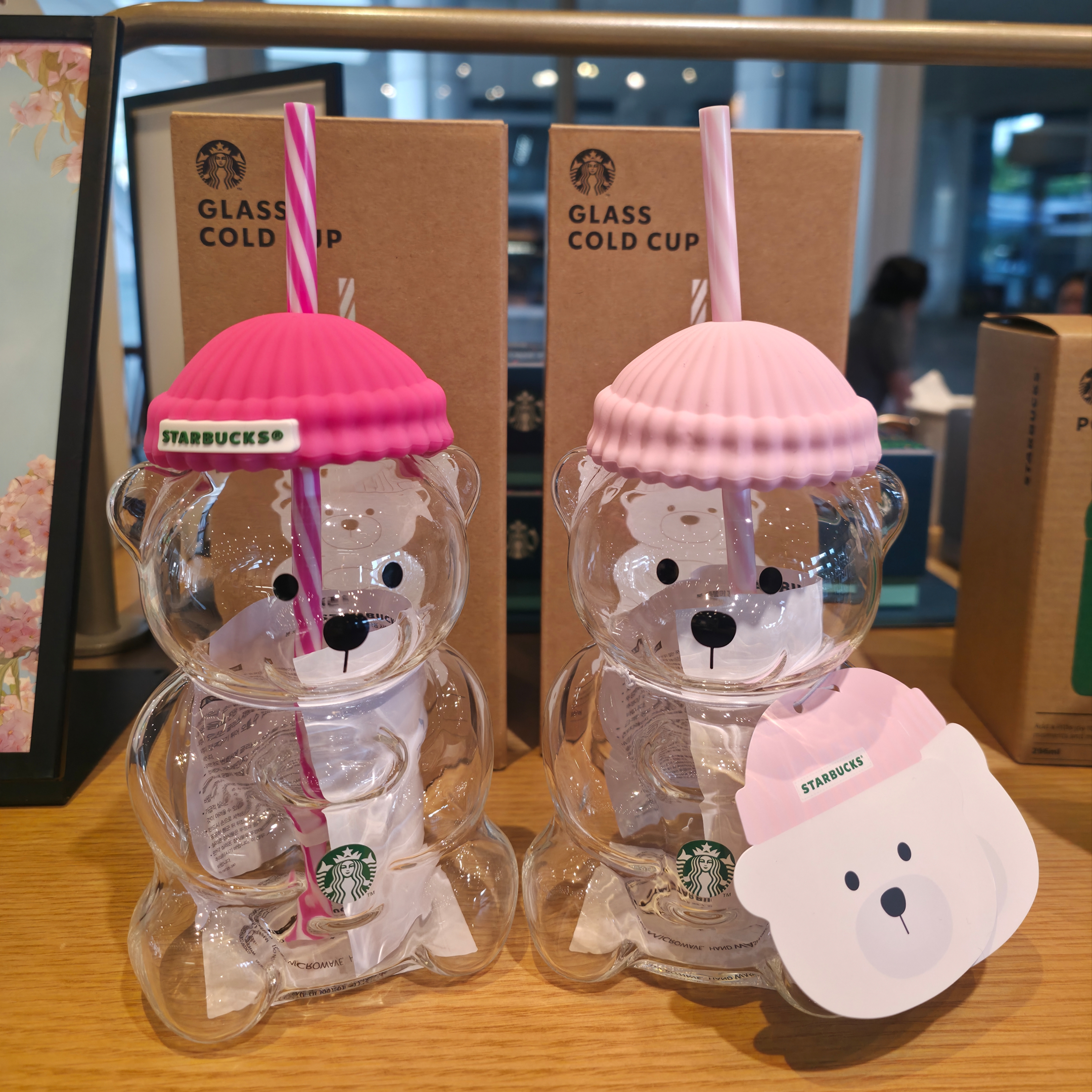Starbucks BarbiePink Bearista Glass Cold Cup 591ml, Starbucks BabyPink Bearista Glass Cold Cup 591ml 착용 스타일