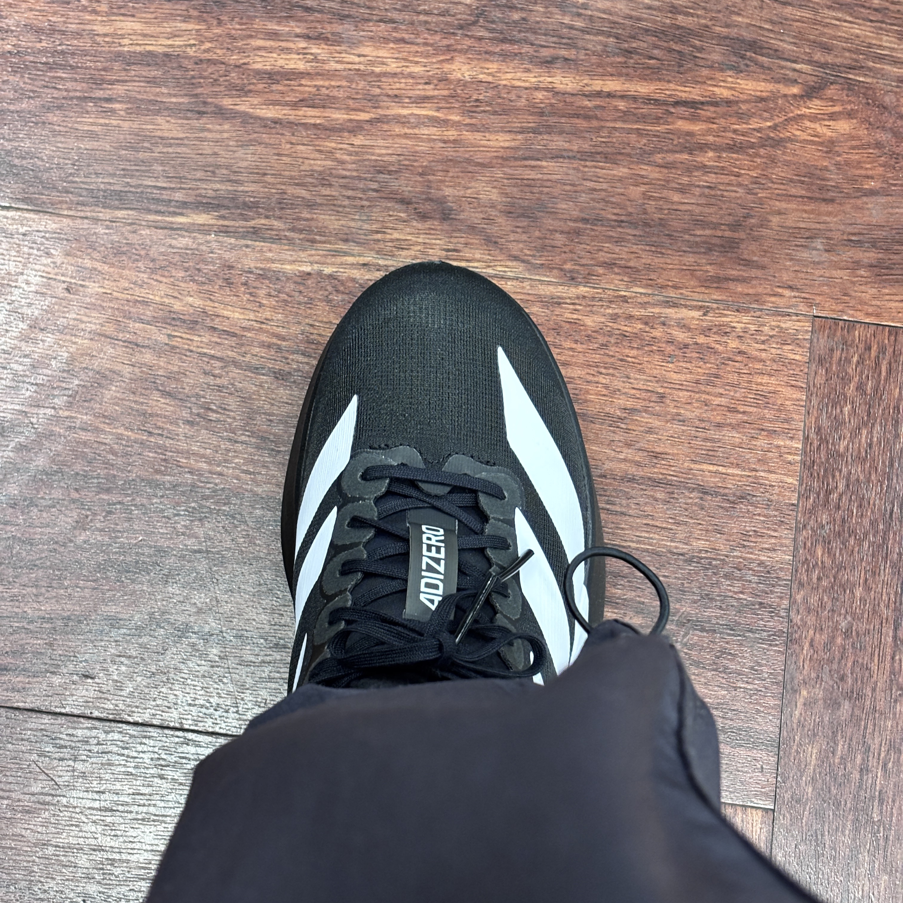 Adidas Adizero EVO SL Core Black Cloud White 착용 스타일