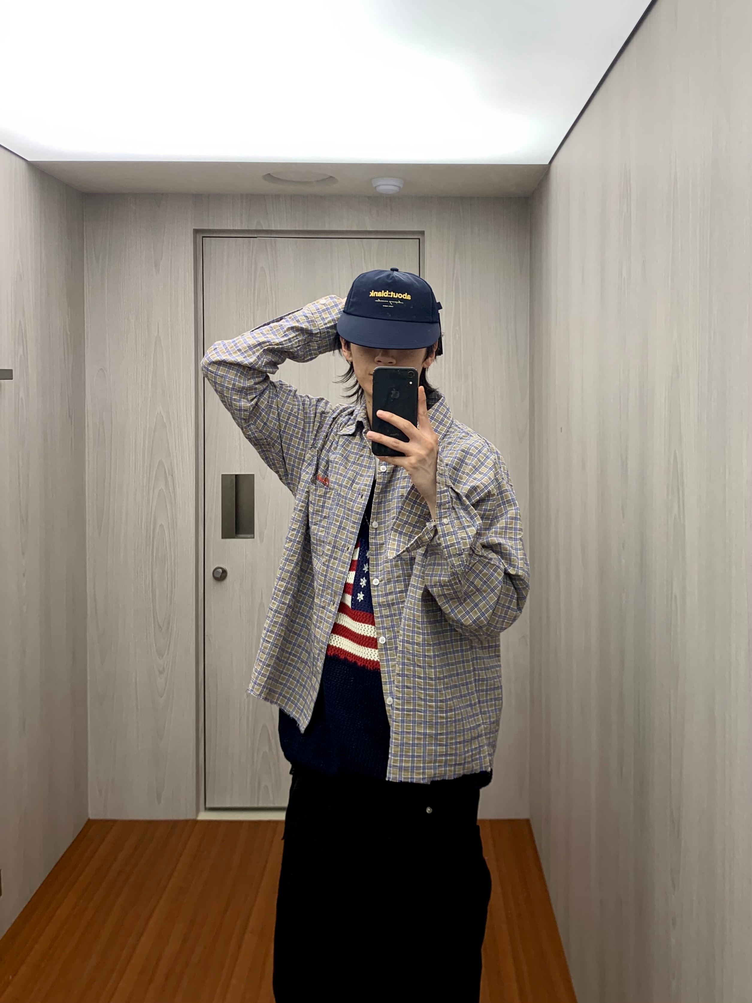 [KREAM 단독] About:Blank Raw Hem Check Shirt Gold - 26FW, [KREAM 단독] About:Blank Box Cap Navy Yellow - 26SS 착용 스타일 - 2