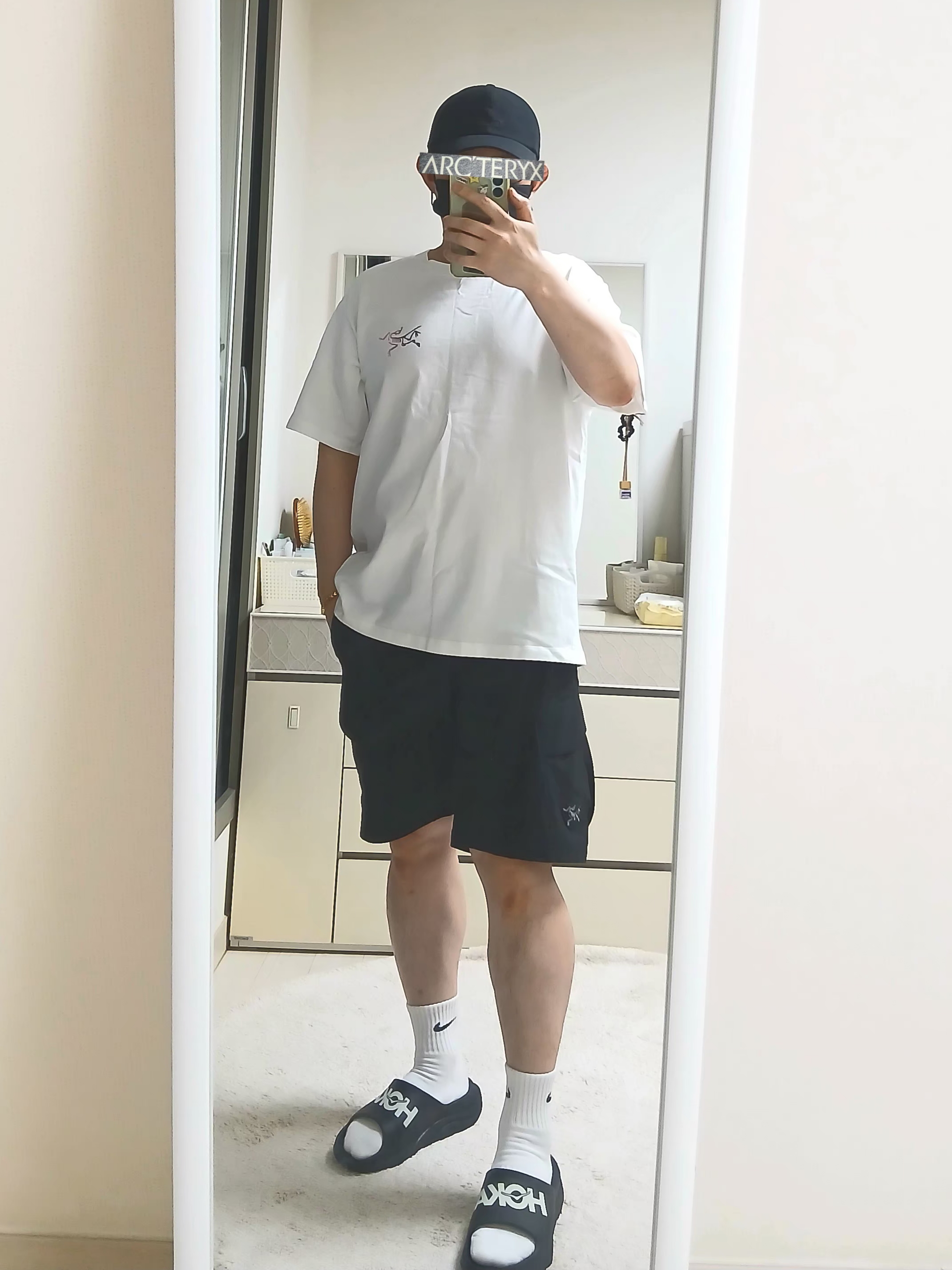 Arc'teryx Rampart Shorts 9 Inch Black, (W) Lululemon Fast and Free Ponytail Running Hat Black 착용 스타일 - 10