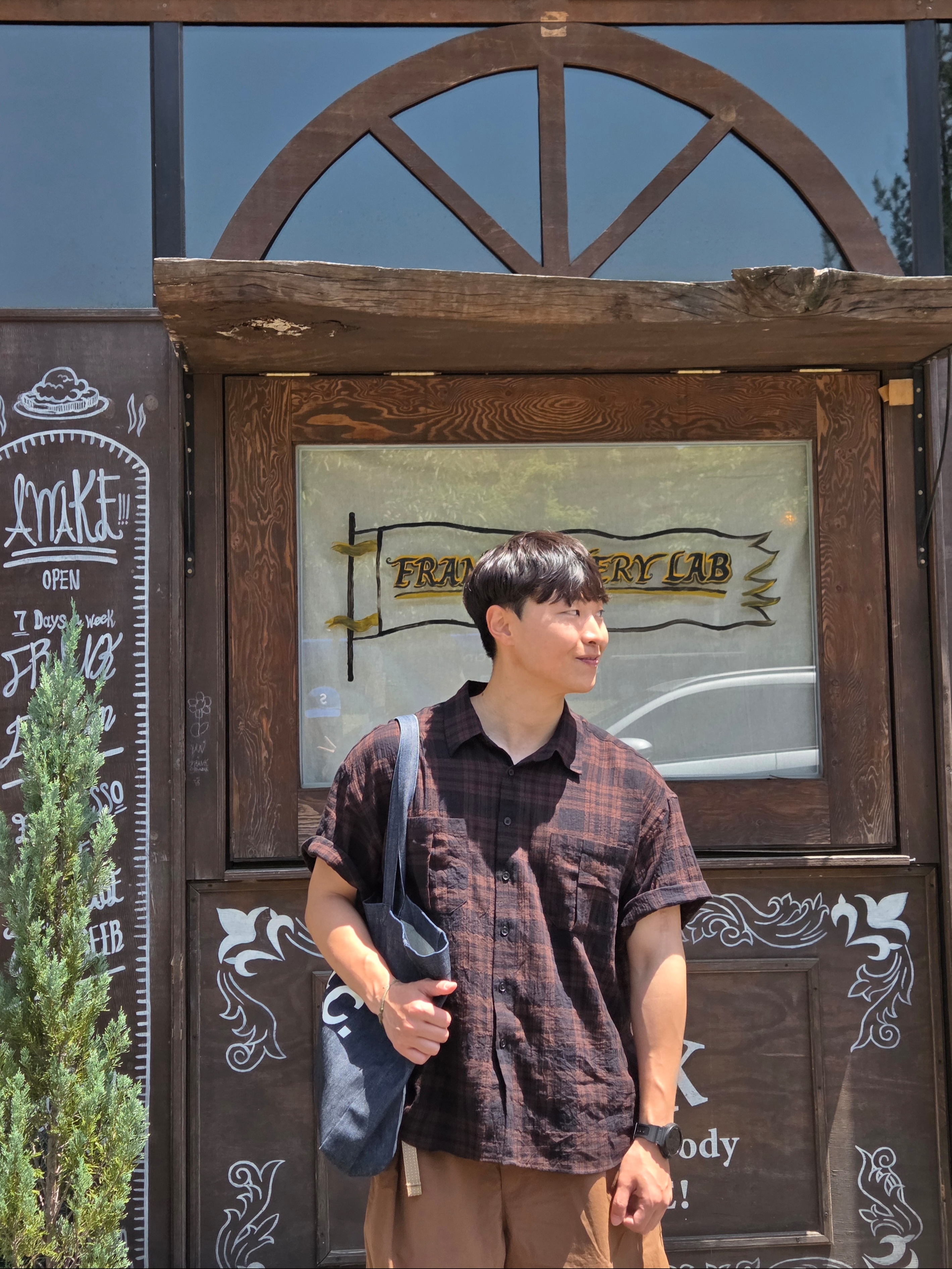Nike ACG Orb Weaver UV Repel Oversized Shorts Mosswood Brown Parachute Beige - Asia, Supreme Pigment Coated Canvas S Logo 6-Panel Royal - 25FW 착용 스타일 - 8