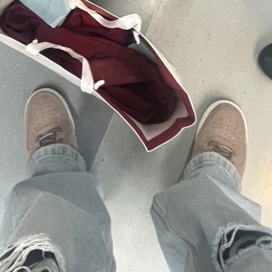 Nike Air Force 1 '07 LV8 Mink Brown Sail 착용 스타일
