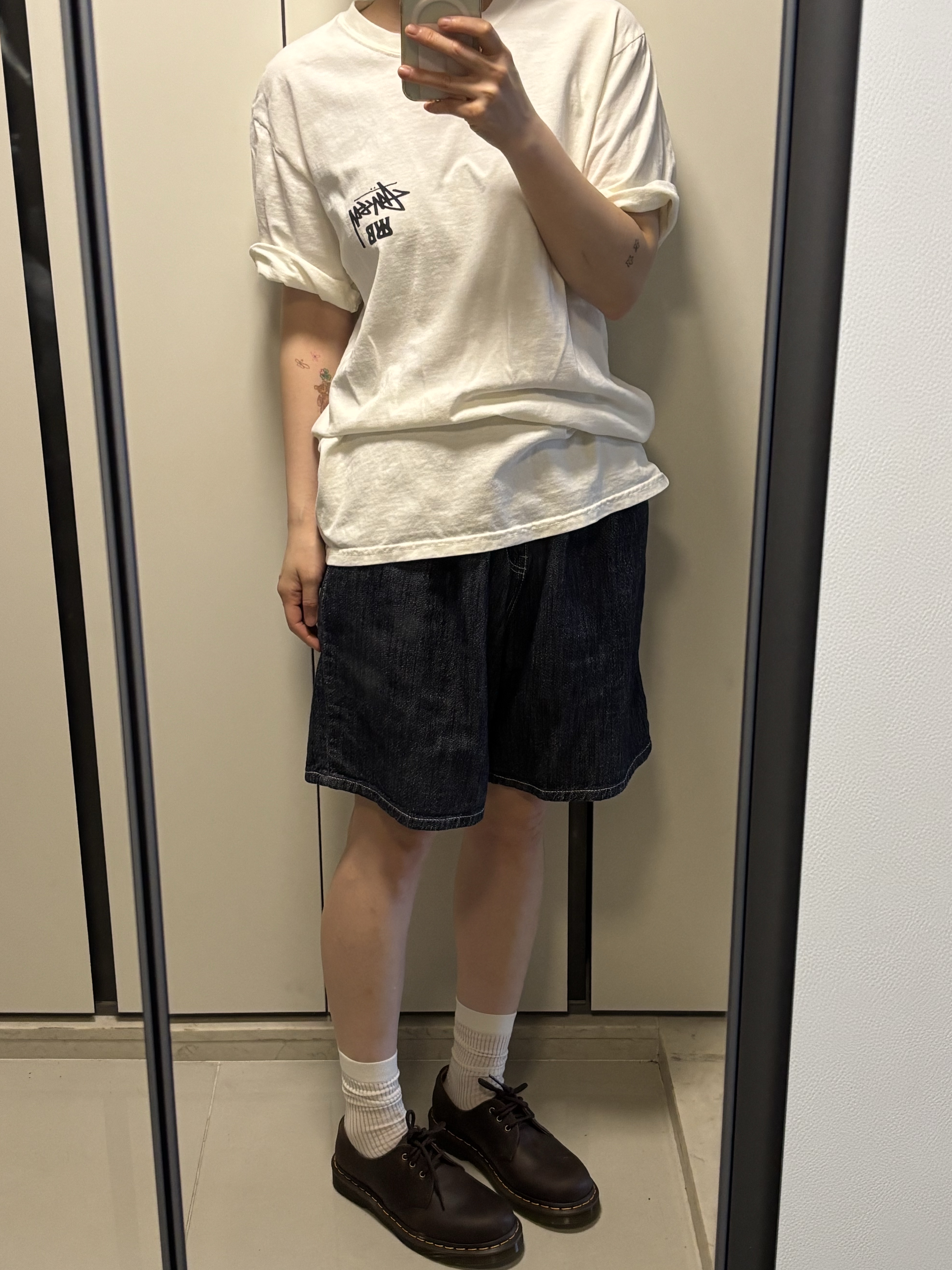 Stussy x Wales Bonner Ocean Song T-Shirt Ivory, Dr. Martens 1461 Crazy Horse Dark Brown 착용 스타일 - 2