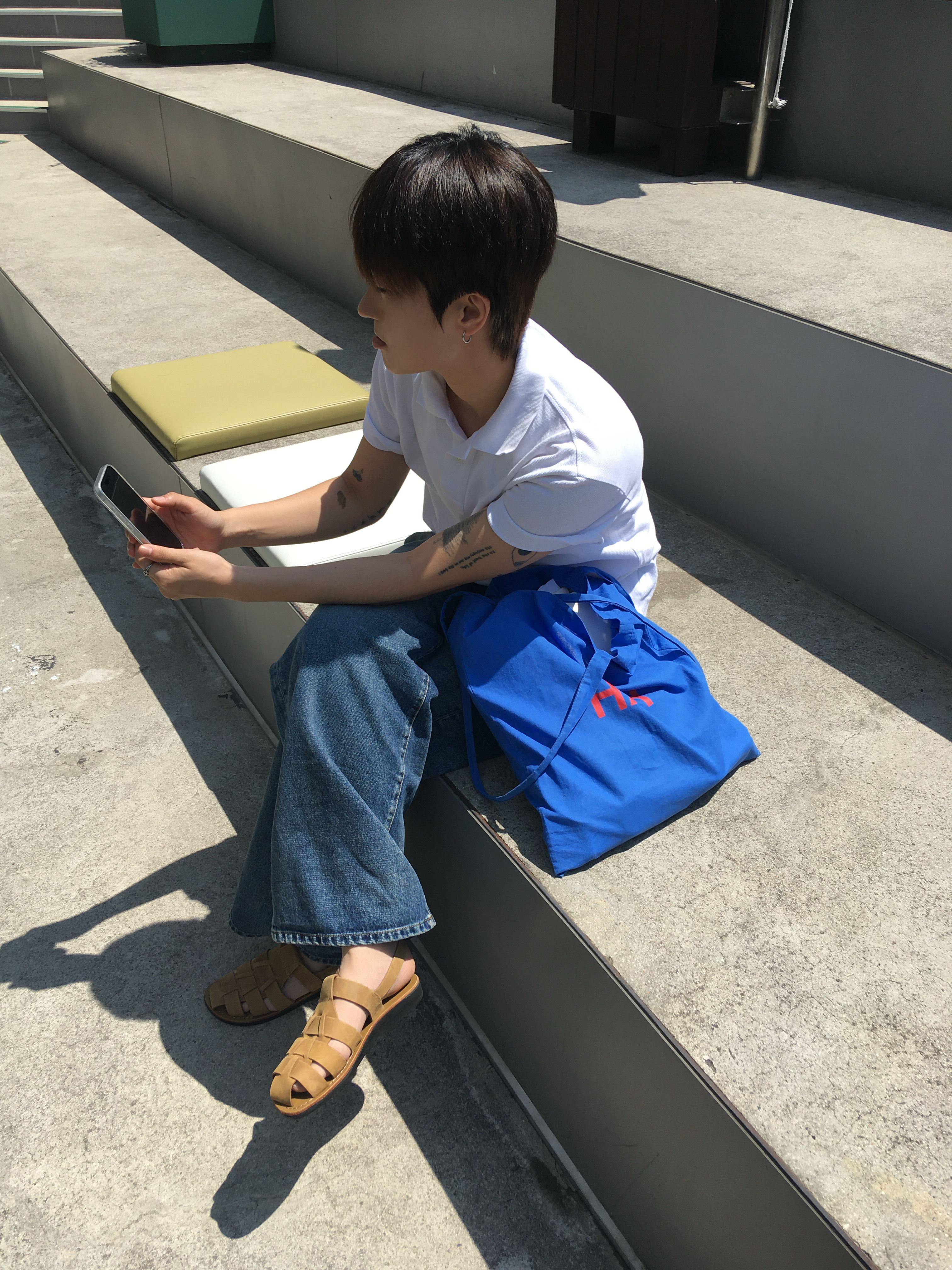 AMI de Coeur Polo Shirt White, Jerusalem Sandals No.1041 Michael Tan Nubuck 착용 스타일 - 2
