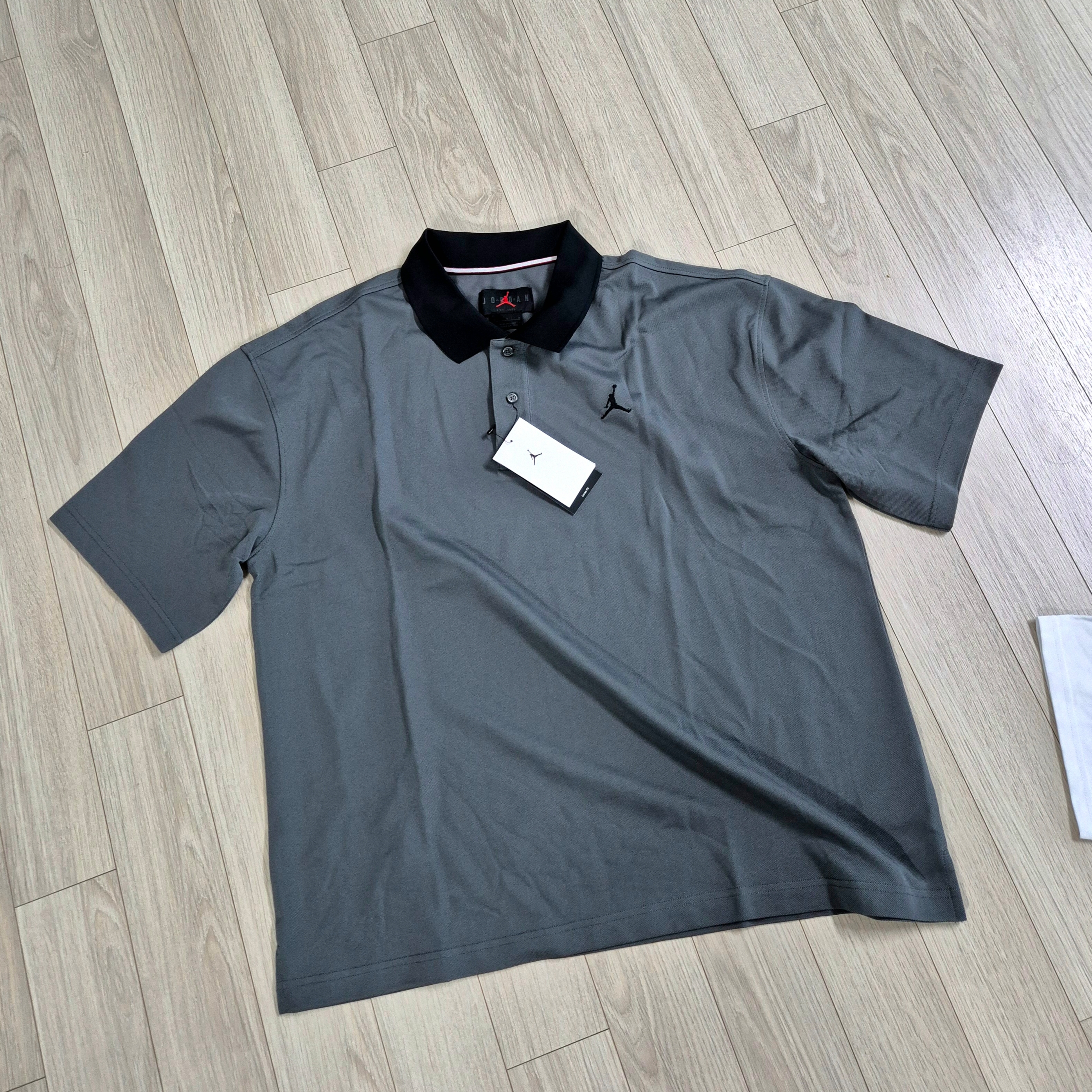 Jordan Brooklyn Polo T-Shirt Iron Grey Black 착용 스타일 - 1