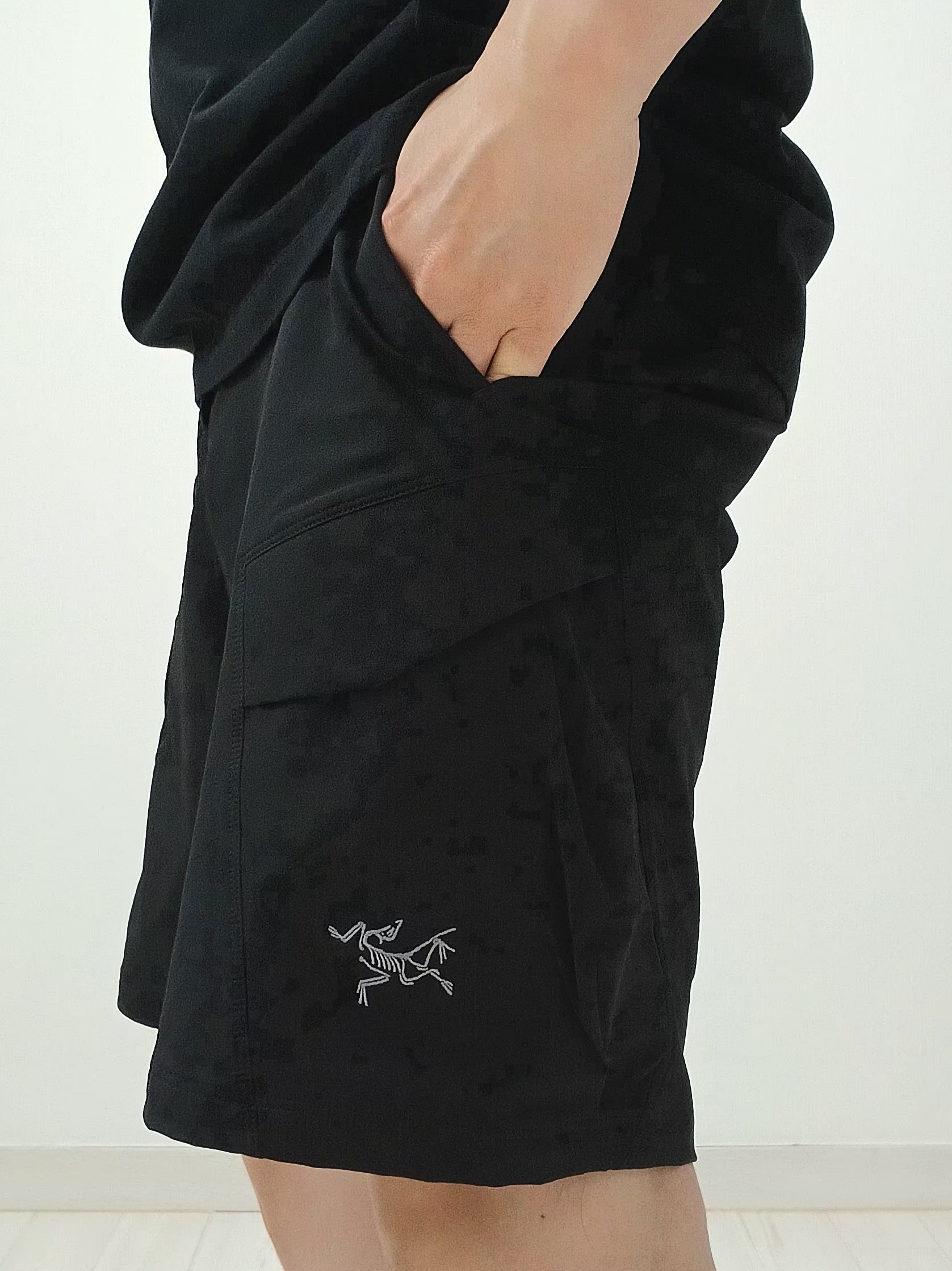 Arc'teryx Rampart Shorts 9 Inch Black, (W) Lululemon Fast and Free Ponytail Running Hat Black 착용 스타일 - 9