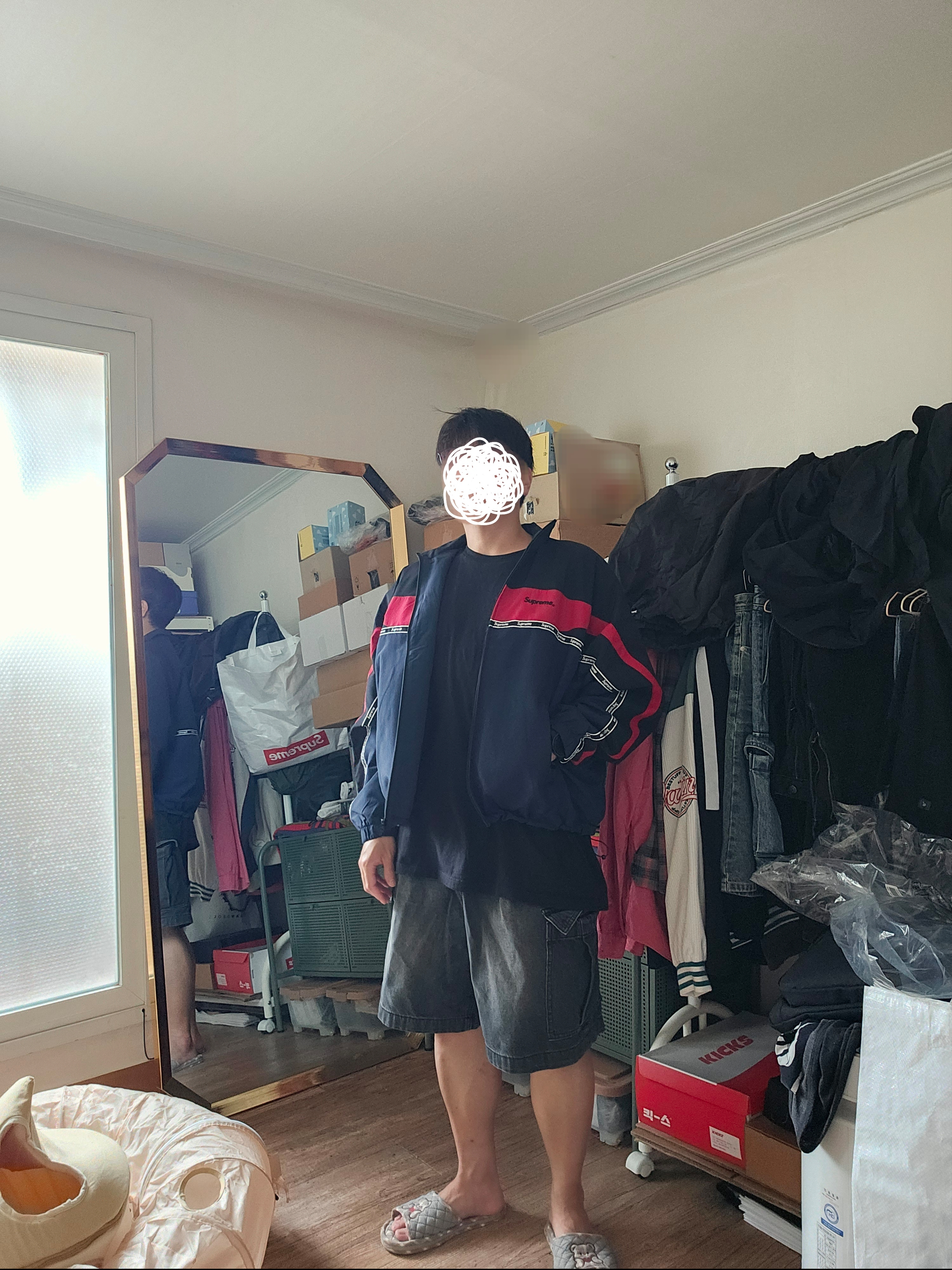 Supreme Logo Taping Track Jacket Navy - 26SS 착용 스타일 - 3