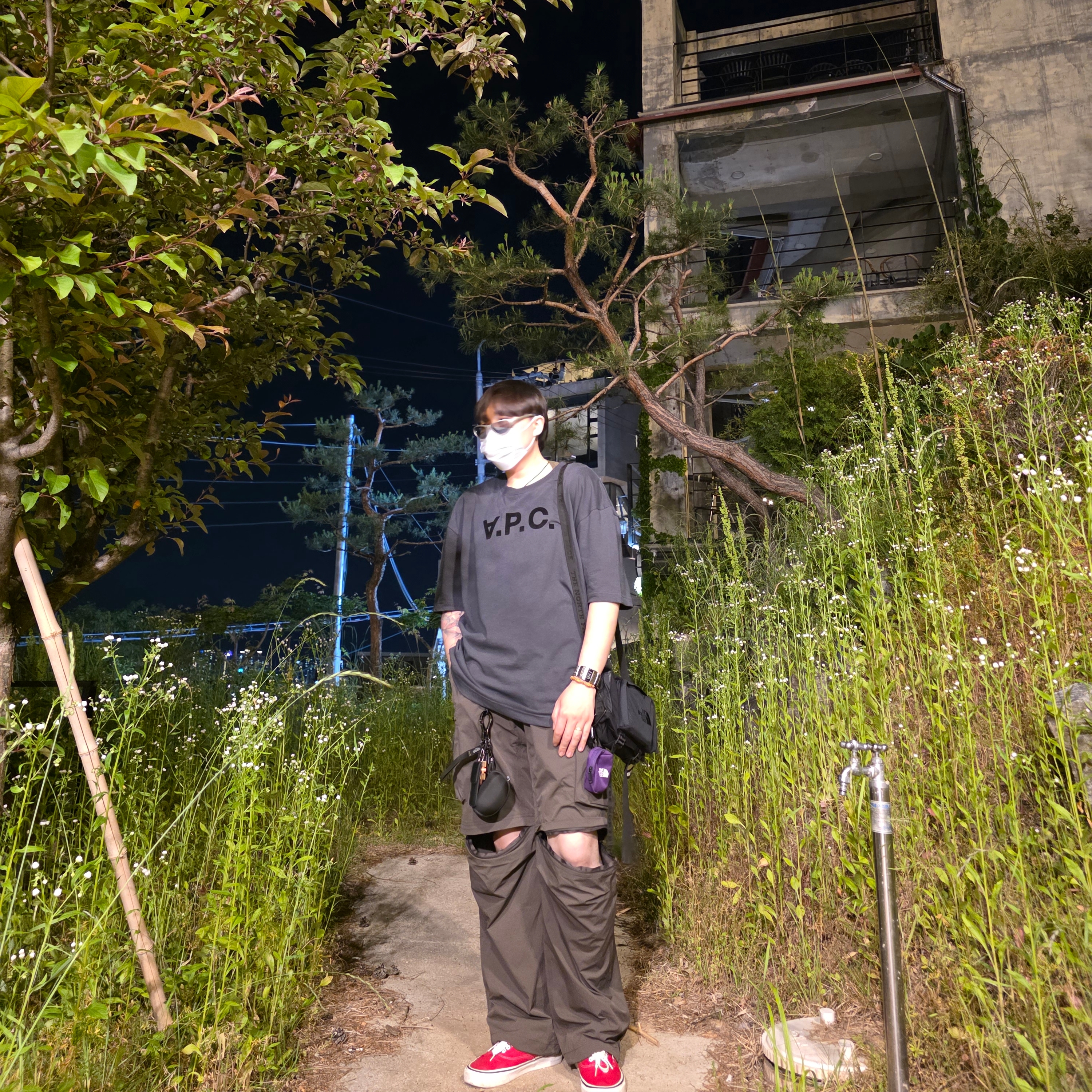 The North Face Purple Label Cordura Nylon Shoulder Bag Black, Montbell Trekking Glasses Silver Metallic Light Grey 착용 스타일 - 2