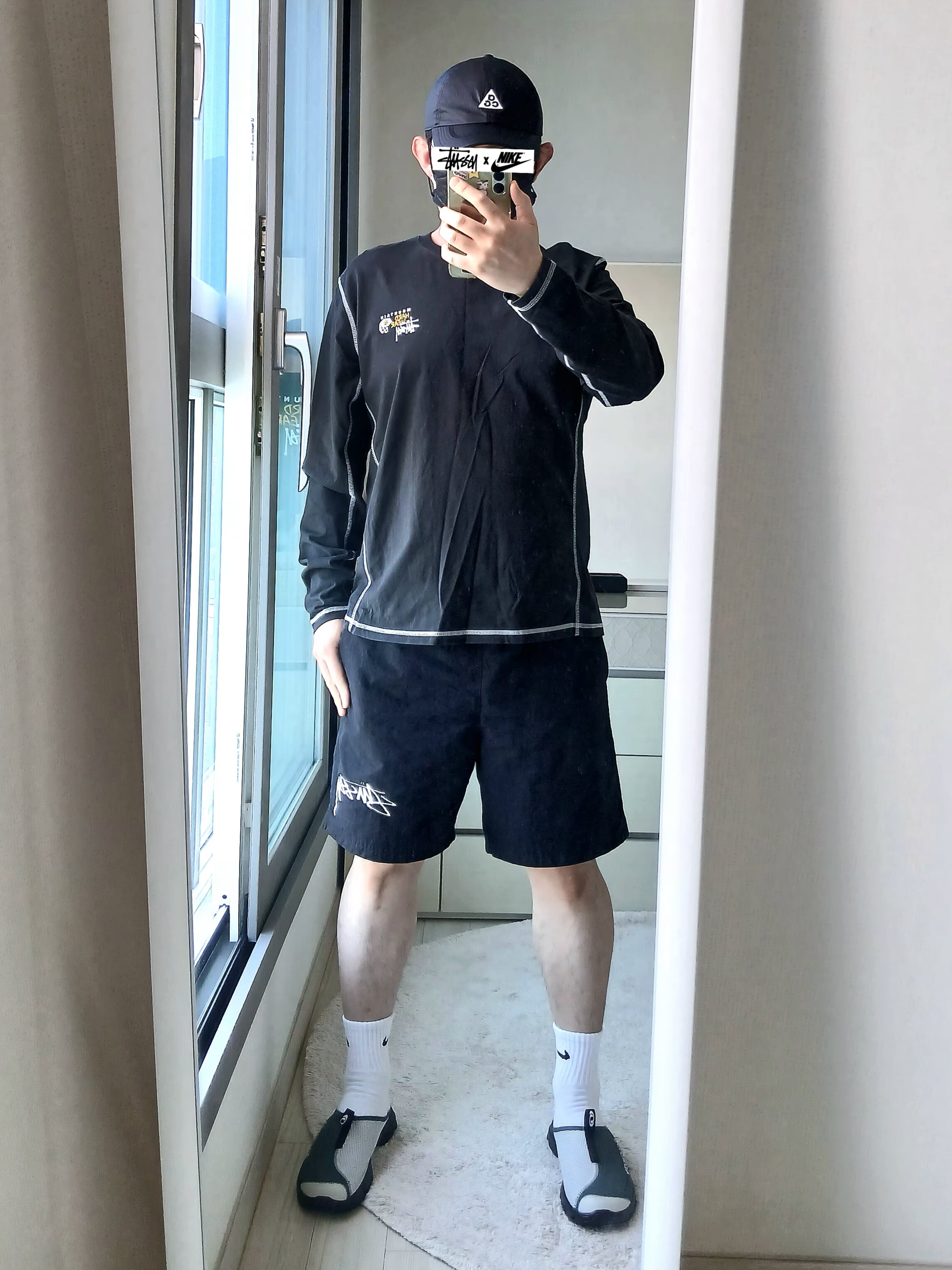 Nike ACG Trail Cap Black, Stussy x Mountain Hardwear LS T-Shirt Stealth Grey 착용 스타일 - 3